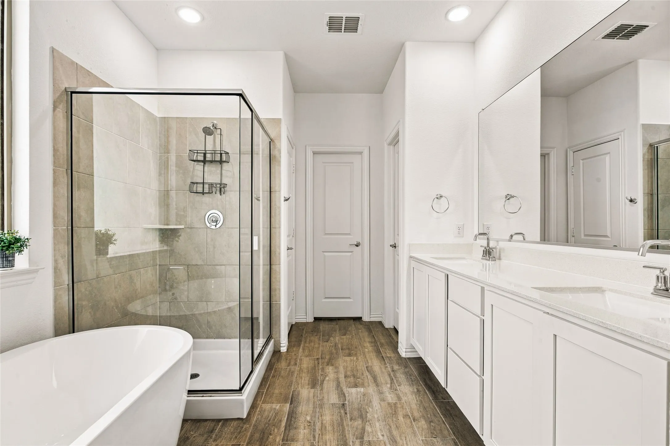 Single Family Residence For Sale in Collin County , 8709 Red Fox Trail, Mc Kinney, Texas 75071, 5 Bedroom, 5 Bathroom, 2 Garage spaces, 3,369 Sqft, built in 2023, mls#21389098, Real Estate Agent in Mc Kinney, Homes For Sale in Collin county, Homes For Sale in Mc Kinney, Realtor in Mc Kinney Texas, Real Estate Brokerage Independent Realty Texas, Luminita Cordes Realtor