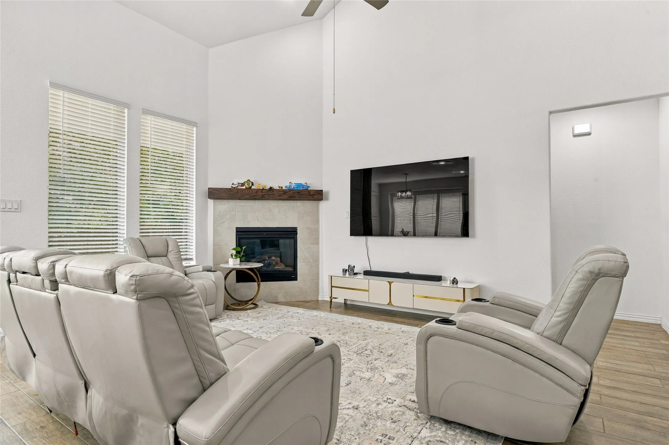 Single Family Residence For Sale in Collin County , 8709 Red Fox Trail, Mc Kinney, Texas 75071, 5 Bedroom, 5 Bathroom, 2 Garage spaces, 3,369 Sqft, built in 2023, mls#21389098, Real Estate Agent in Mc Kinney, Homes For Sale in Collin county, Homes For Sale in Mc Kinney, Realtor in Mc Kinney Texas, Real Estate Brokerage Independent Realty Texas, Luminita Cordes Realtor