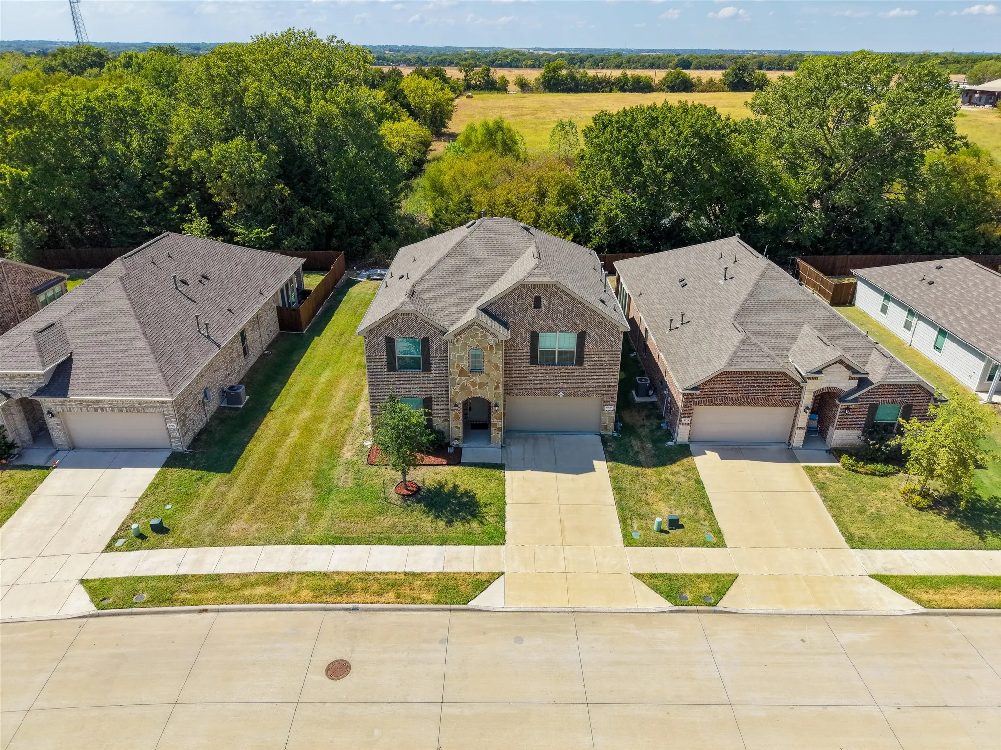 Single Family Residence For Sale in Collin County , 8709 Red Fox Trail, Mc Kinney, Texas 75071, 5 Bedroom, 5 Bathroom, 2 Garage spaces, 3,369 Sqft, built in 2023, mls#21389098, Real Estate Agent in Mc Kinney, Homes For Sale in Collin county, Homes For Sale in Mc Kinney, Realtor in Mc Kinney Texas, Real Estate Brokerage Independent Realty Texas, Luminita Cordes Realtor