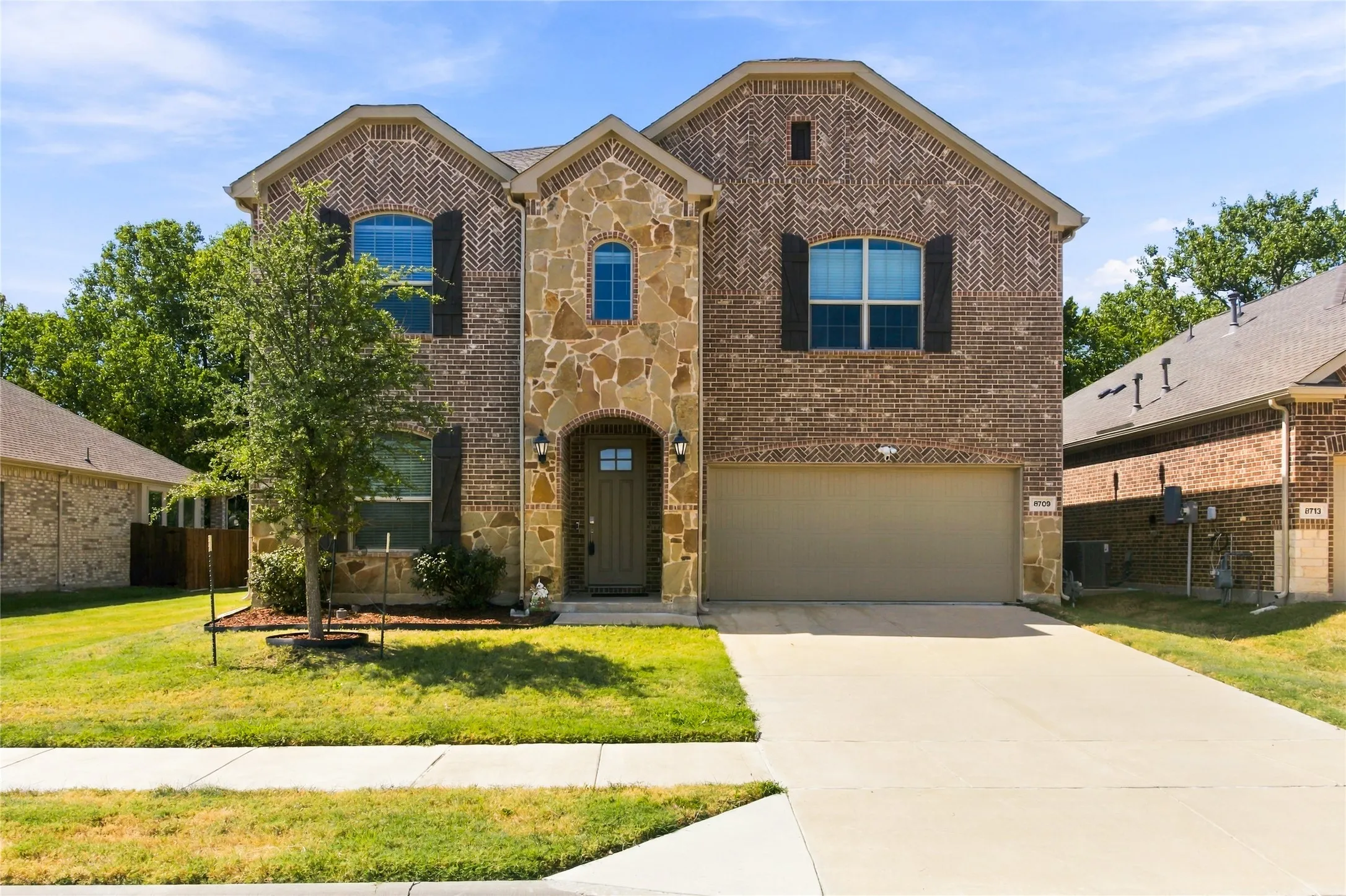 Single Family Residence For Sale in Collin County , 8709 Red Fox Trail, Mc Kinney, Texas 75071, 5 Bedroom, 5 Bathroom, 2 Garage spaces, 3,369 Sqft, built in 2023, mls#21389098, Real Estate Agent in Mc Kinney, Homes For Sale in Collin county, Homes For Sale in Mc Kinney, Realtor in Mc Kinney Texas, Real Estate Brokerage Independent Realty Texas, Luminita Cordes Realtor