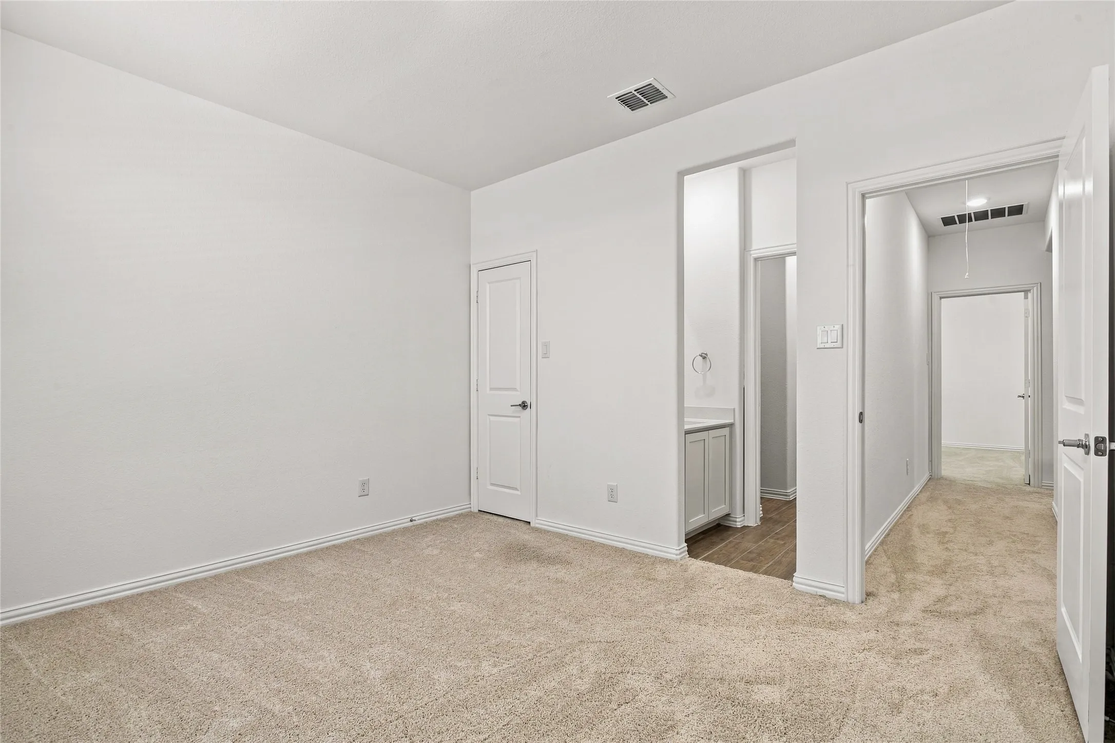 Single Family Residence For Sale in Collin County , 8709 Red Fox Trail, Mc Kinney, Texas 75071, 5 Bedroom, 5 Bathroom, 2 Garage spaces, 3,369 Sqft, built in 2023, mls#21389098, Real Estate Agent in Mc Kinney, Homes For Sale in Collin county, Homes For Sale in Mc Kinney, Realtor in Mc Kinney Texas, Real Estate Brokerage Independent Realty Texas, Luminita Cordes Realtor