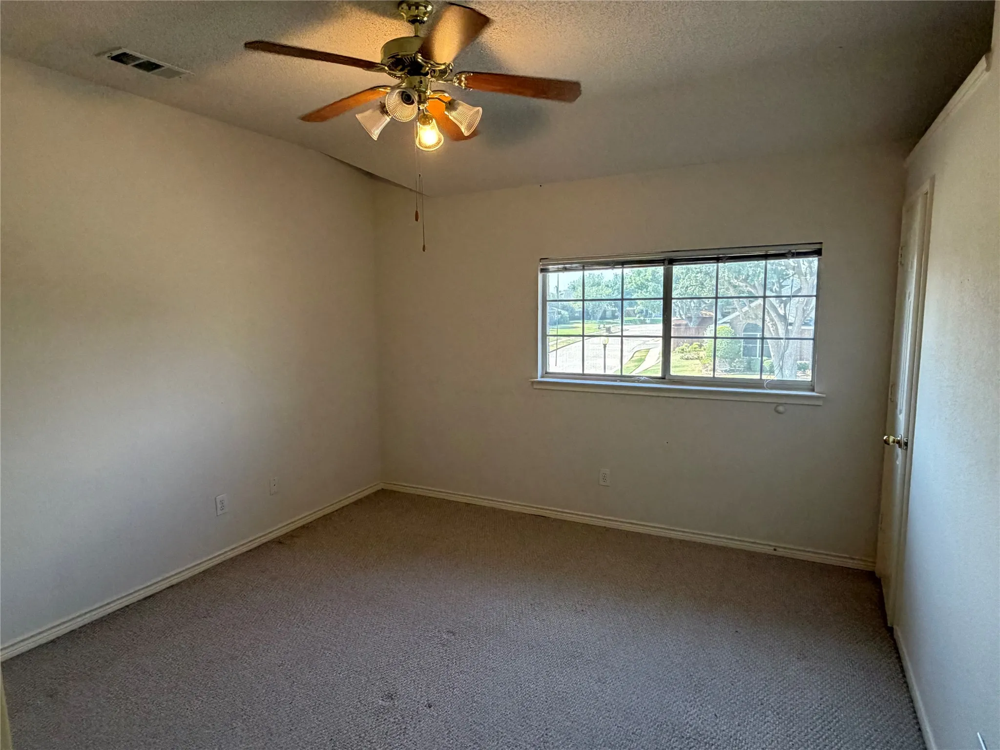 Single Family Residence For Sale in Dallas County , 4006 Pointe Loma Drive, Rowlett, Texas 75088, 4 Bedroom, 3 Bathroom, 2 Garage spaces, 2,808 Sqft, built in 1998, mls#21394836, Real Estate Agent in Rowlett, Homes For Sale in Dallas county, Homes For Sale in Rowlett, Realtor in Rowlett Texas, Real Estate Brokerage Independent Realty Texas, Luminita Cordes Realtor