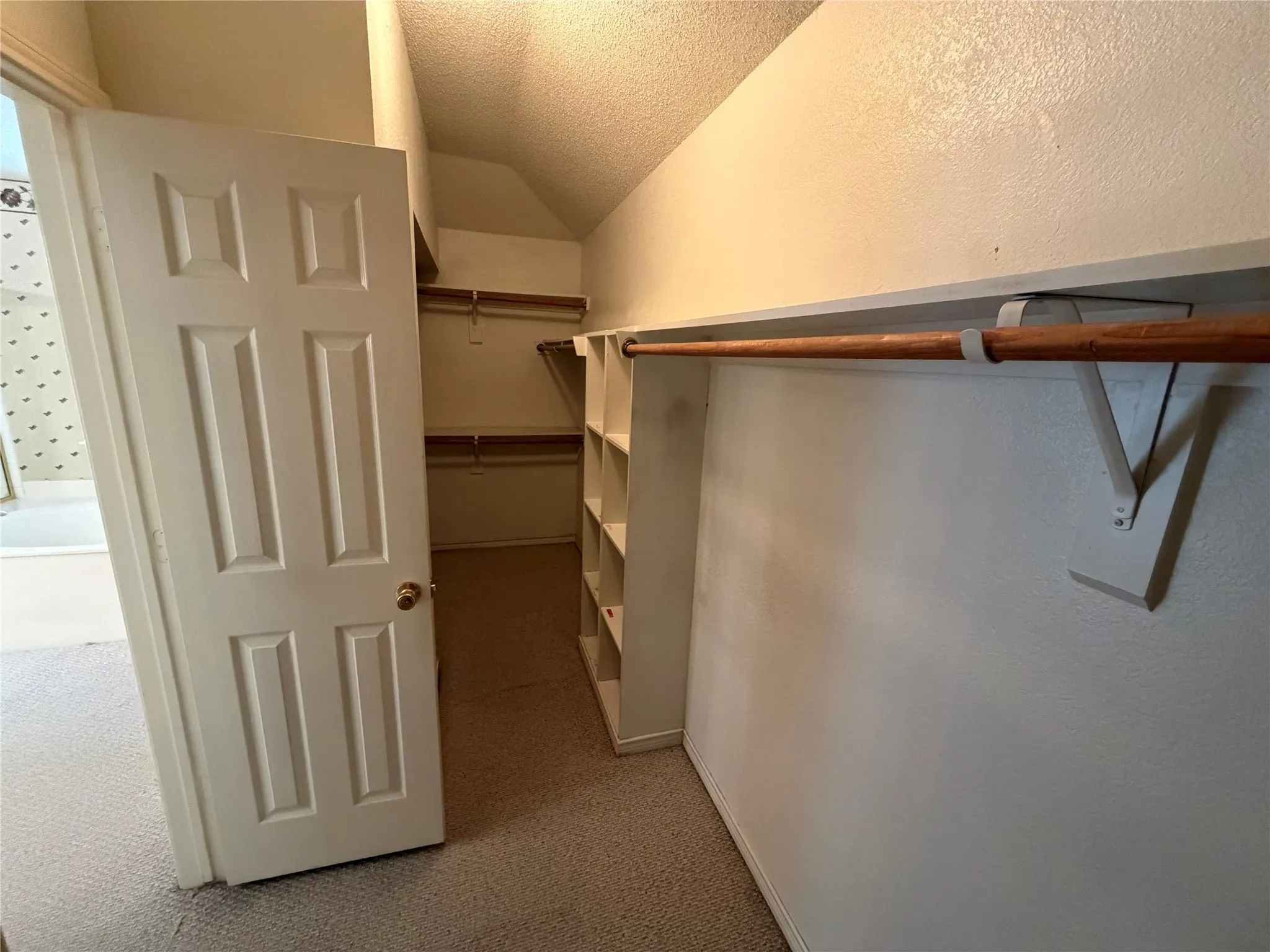 Single Family Residence For Sale in Dallas County , 4006 Pointe Loma Drive, Rowlett, Texas 75088, 4 Bedroom, 3 Bathroom, 2 Garage spaces, 2,808 Sqft, built in 1998, mls#21394836, Real Estate Agent in Rowlett, Homes For Sale in Dallas county, Homes For Sale in Rowlett, Realtor in Rowlett Texas, Real Estate Brokerage Independent Realty Texas, Luminita Cordes Realtor