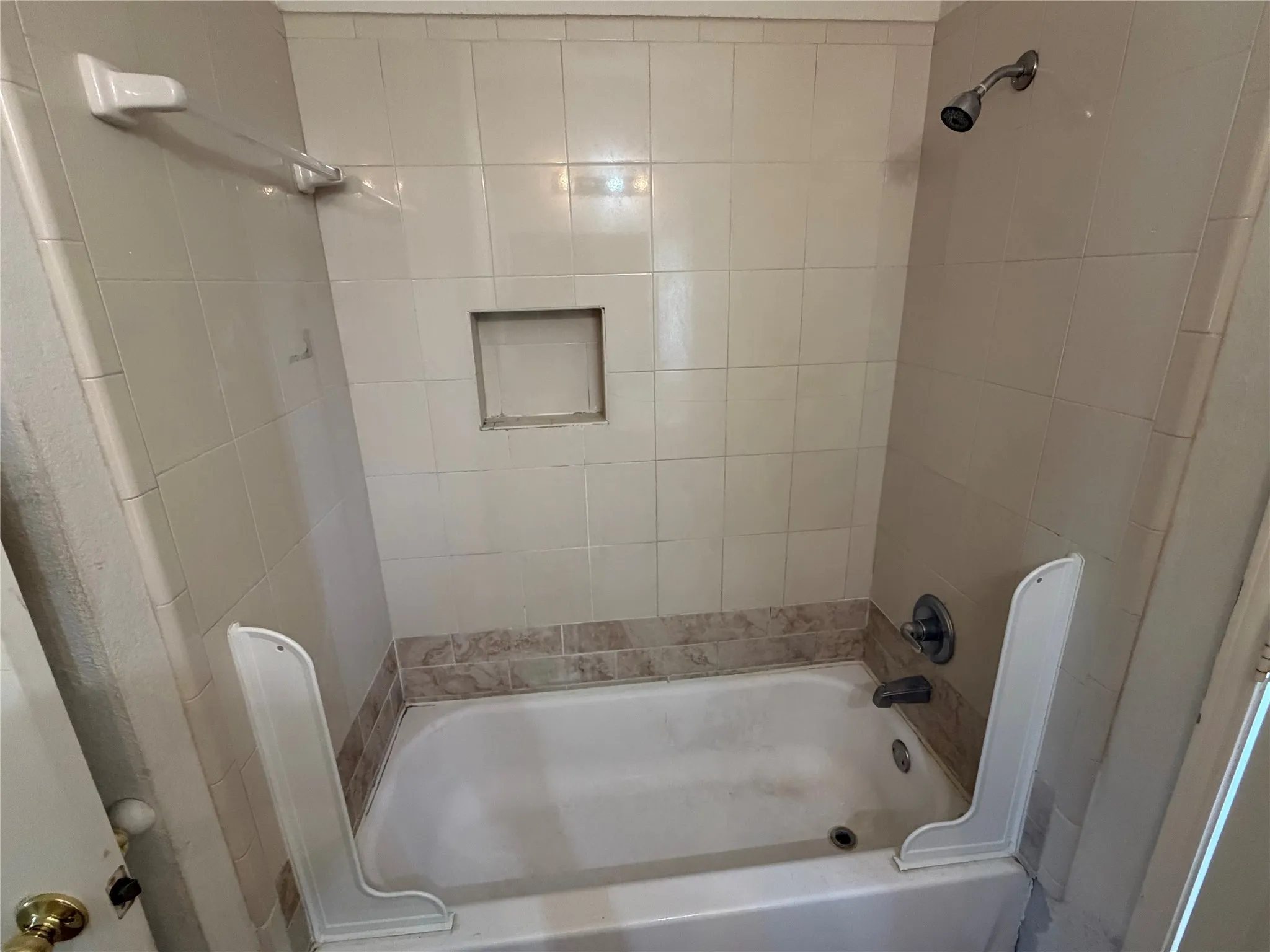 Single Family Residence For Sale in Dallas County , 4006 Pointe Loma Drive, Rowlett, Texas 75088, 4 Bedroom, 3 Bathroom, 2 Garage spaces, 2,808 Sqft, built in 1998, mls#21394836, Real Estate Agent in Rowlett, Homes For Sale in Dallas county, Homes For Sale in Rowlett, Realtor in Rowlett Texas, Real Estate Brokerage Independent Realty Texas, Luminita Cordes Realtor
