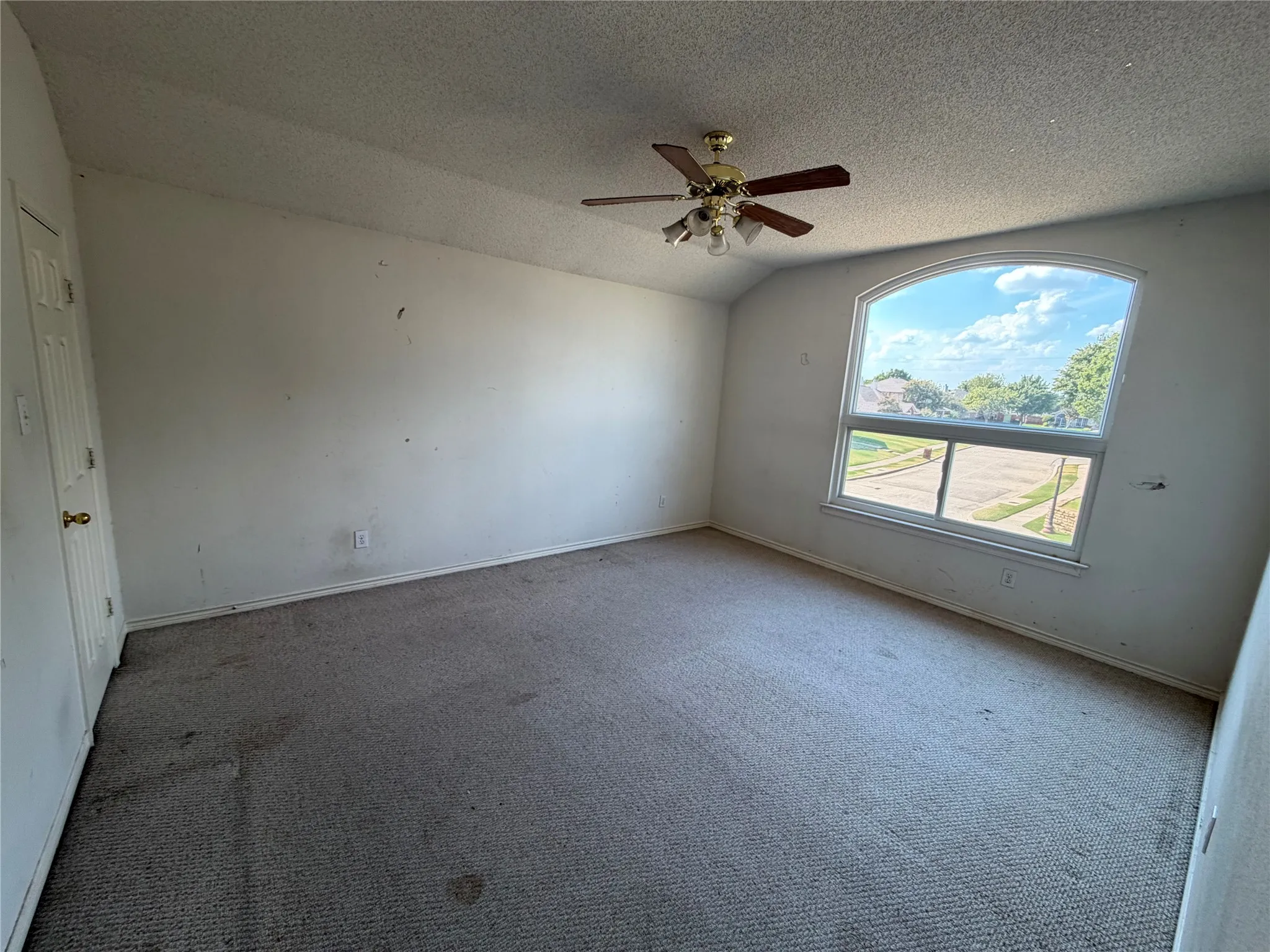 Single Family Residence For Sale in Dallas County , 4006 Pointe Loma Drive, Rowlett, Texas 75088, 4 Bedroom, 3 Bathroom, 2 Garage spaces, 2,808 Sqft, built in 1998, mls#21394836, Real Estate Agent in Rowlett, Homes For Sale in Dallas county, Homes For Sale in Rowlett, Realtor in Rowlett Texas, Real Estate Brokerage Independent Realty Texas, Luminita Cordes Realtor