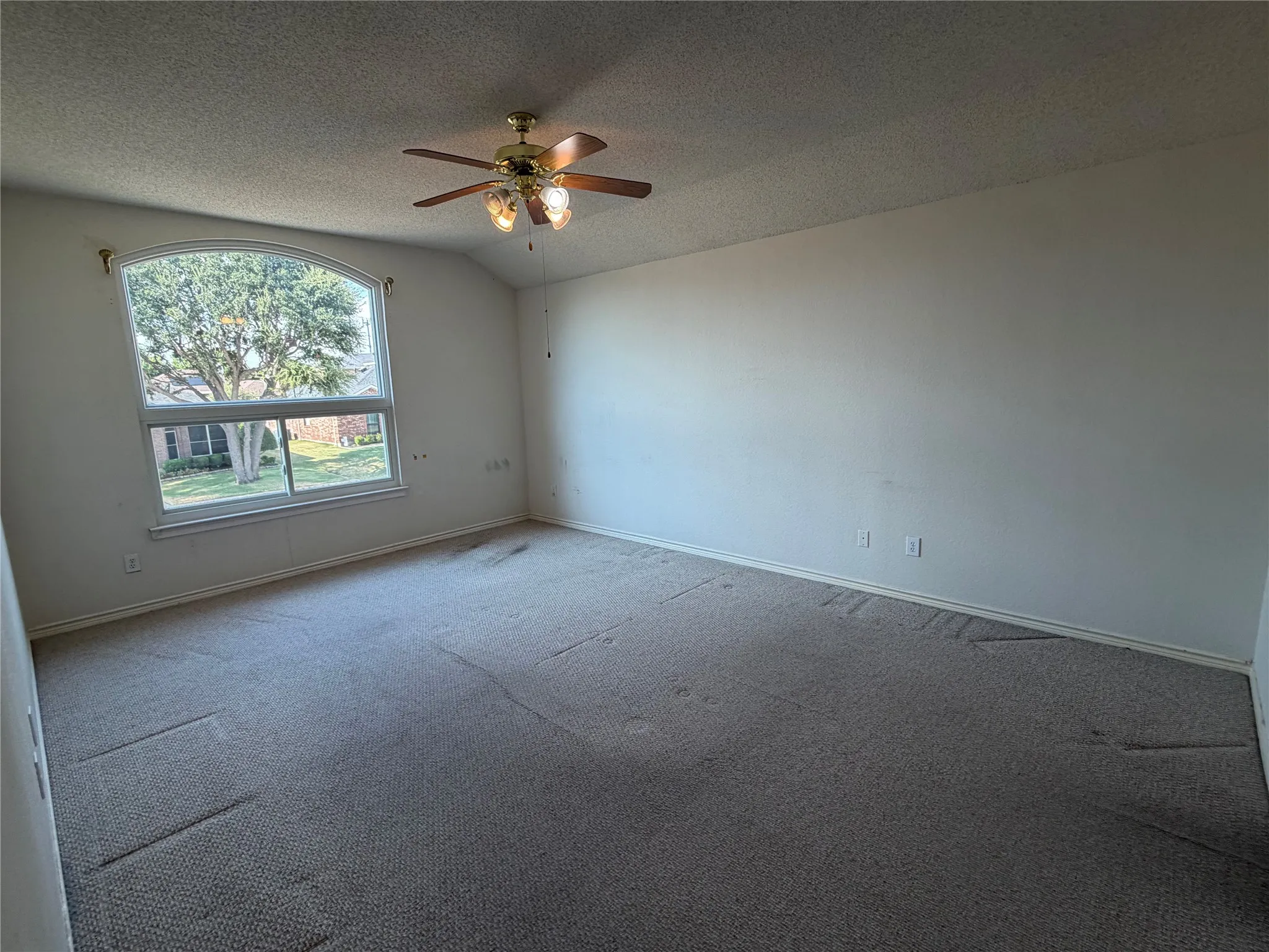 Single Family Residence For Sale in Dallas County , 4006 Pointe Loma Drive, Rowlett, Texas 75088, 4 Bedroom, 3 Bathroom, 2 Garage spaces, 2,808 Sqft, built in 1998, mls#21394836, Real Estate Agent in Rowlett, Homes For Sale in Dallas county, Homes For Sale in Rowlett, Realtor in Rowlett Texas, Real Estate Brokerage Independent Realty Texas, Luminita Cordes Realtor