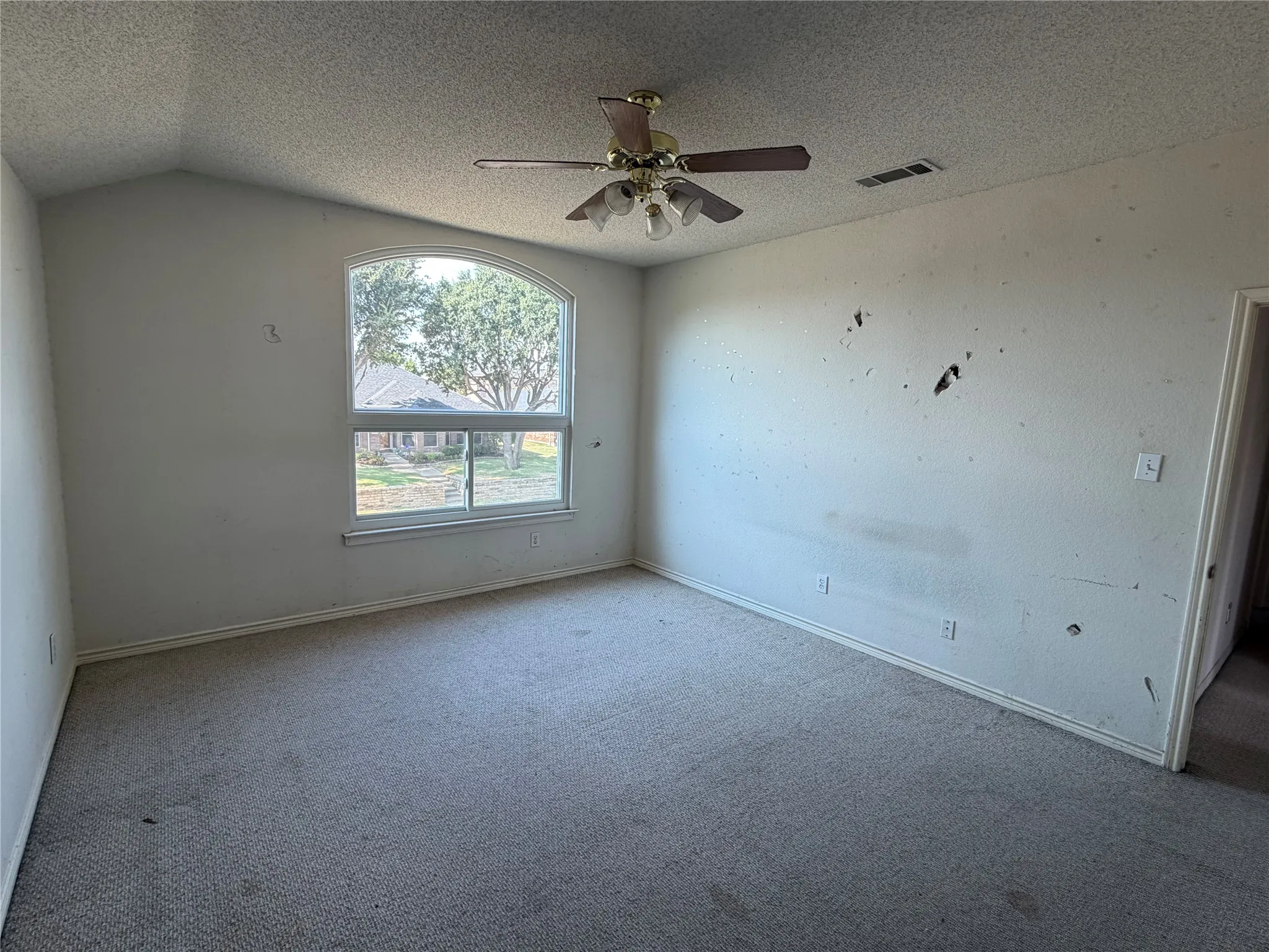 Single Family Residence For Sale in Dallas County , 4006 Pointe Loma Drive, Rowlett, Texas 75088, 4 Bedroom, 3 Bathroom, 2 Garage spaces, 2,808 Sqft, built in 1998, mls#21394836, Real Estate Agent in Rowlett, Homes For Sale in Dallas county, Homes For Sale in Rowlett, Realtor in Rowlett Texas, Real Estate Brokerage Independent Realty Texas, Luminita Cordes Realtor