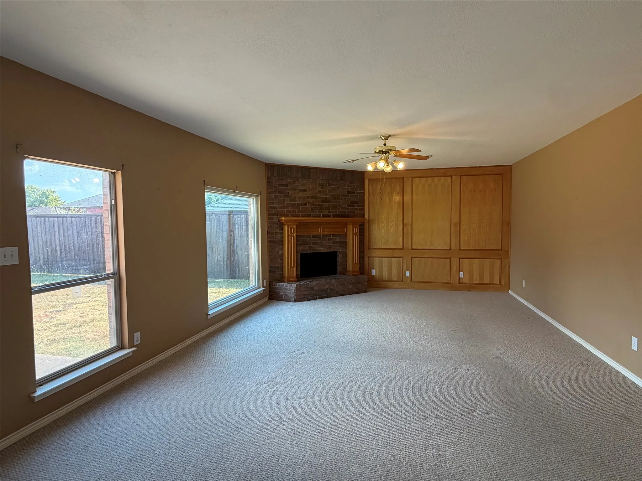 Single Family Residence For Sale in Dallas County , 4006 Pointe Loma Drive, Rowlett, Texas 75088, 4 Bedroom, 3 Bathroom, 2 Garage spaces, 2,808 Sqft, built in 1998, mls#21394836, Real Estate Agent in Rowlett, Homes For Sale in Dallas county, Homes For Sale in Rowlett, Realtor in Rowlett Texas, Real Estate Brokerage Independent Realty Texas, Luminita Cordes Realtor