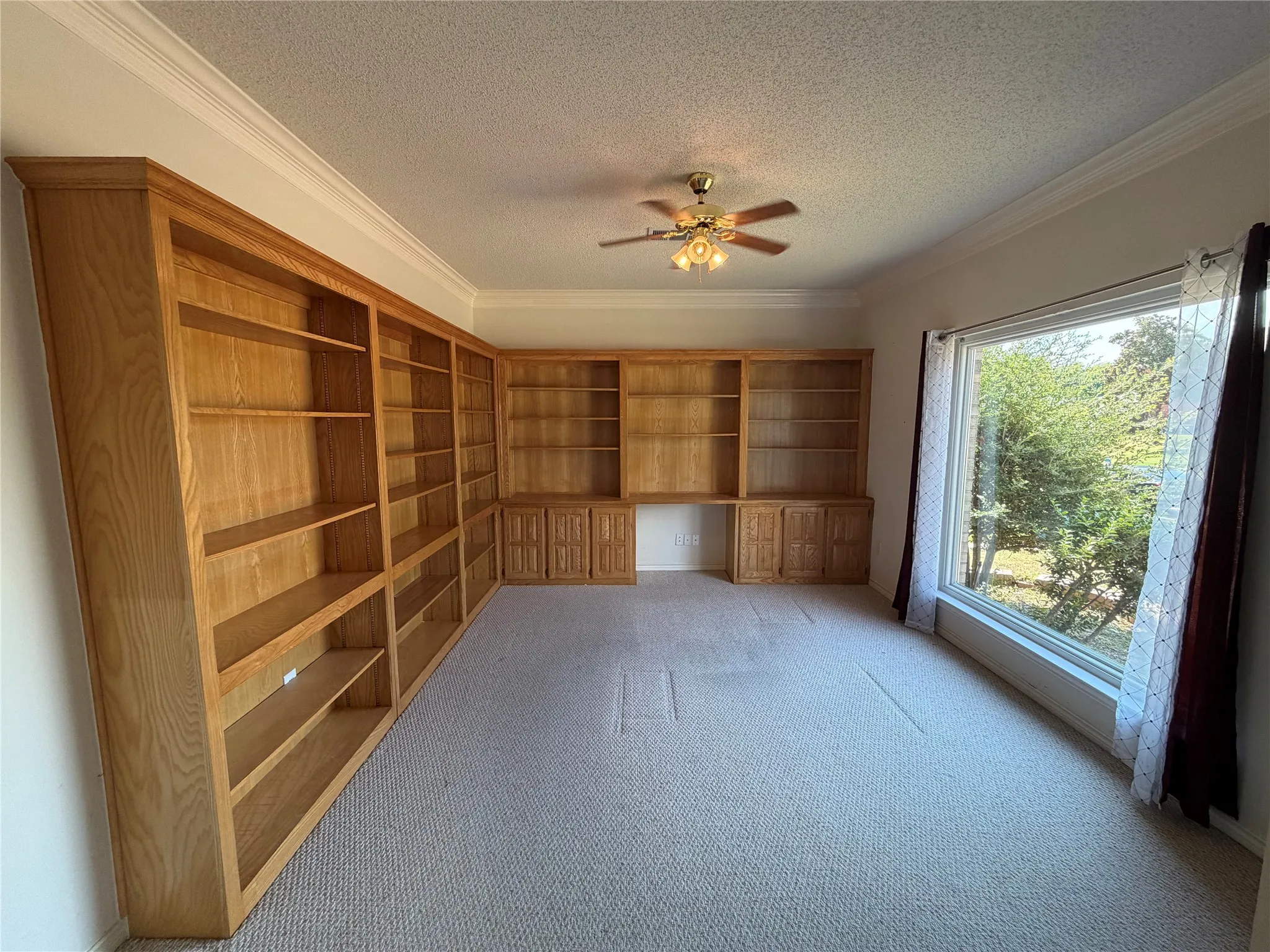 Single Family Residence For Sale in Dallas County , 4006 Pointe Loma Drive, Rowlett, Texas 75088, 4 Bedroom, 3 Bathroom, 2 Garage spaces, 2,808 Sqft, built in 1998, mls#21394836, Real Estate Agent in Rowlett, Homes For Sale in Dallas county, Homes For Sale in Rowlett, Realtor in Rowlett Texas, Real Estate Brokerage Independent Realty Texas, Luminita Cordes Realtor