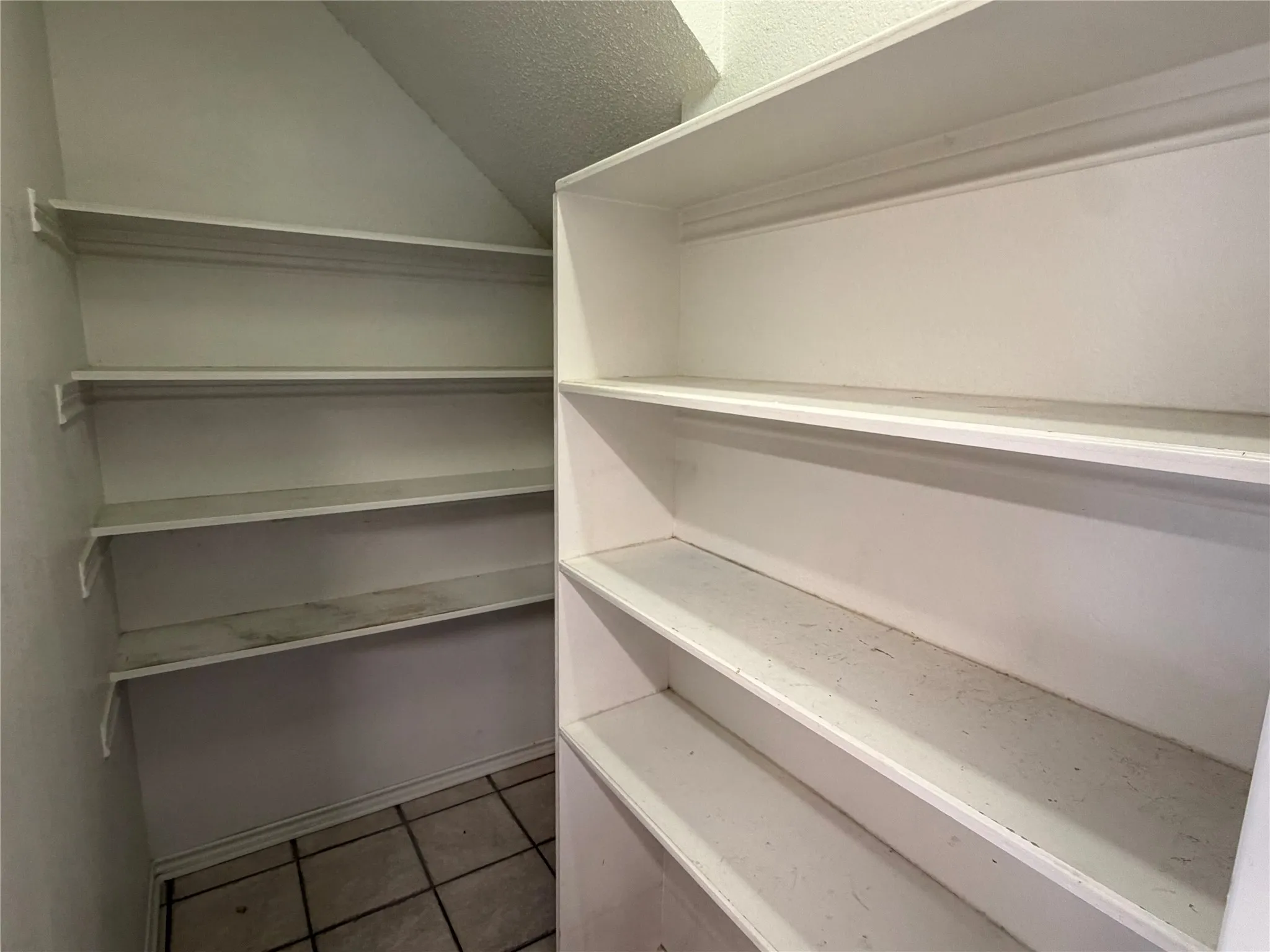Single Family Residence For Sale in Dallas County , 4006 Pointe Loma Drive, Rowlett, Texas 75088, 4 Bedroom, 3 Bathroom, 2 Garage spaces, 2,808 Sqft, built in 1998, mls#21394836, Real Estate Agent in Rowlett, Homes For Sale in Dallas county, Homes For Sale in Rowlett, Realtor in Rowlett Texas, Real Estate Brokerage Independent Realty Texas, Luminita Cordes Realtor