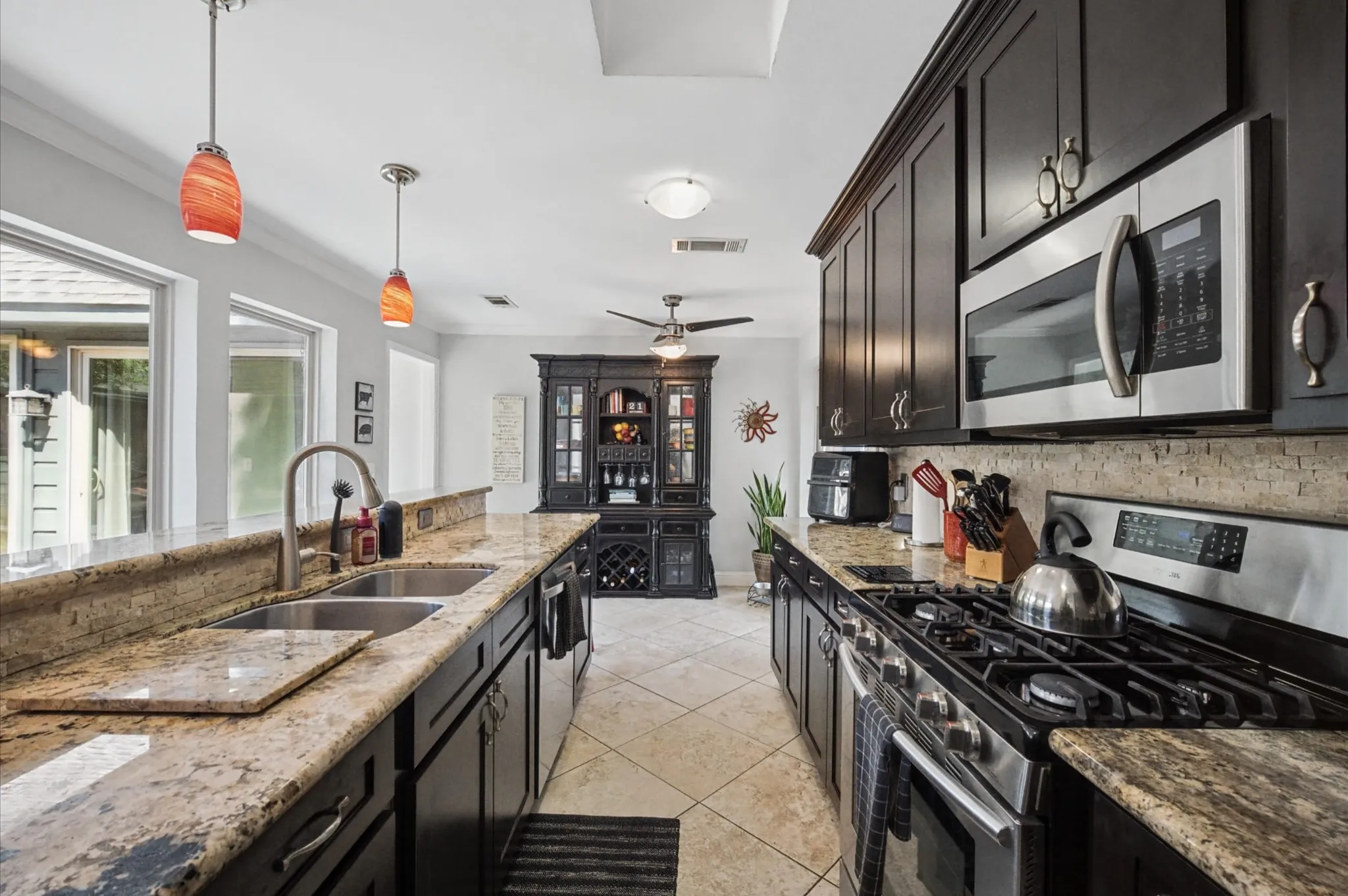 Single Family Residence For Sale in Collin County , 3220 Bandolino Lane, Plano, Texas 75075, 4 Bedroom, 2 Bathroom, 2 Garage spaces, 2,051 Sqft, built in 1980, mls#21394234, Real Estate Agent in Plano, Homes For Sale in Collin county, Homes For Sale in Plano, Realtor in Plano Texas, Real Estate Brokerage Independent Realty Texas, Luminita Cordes Realtor