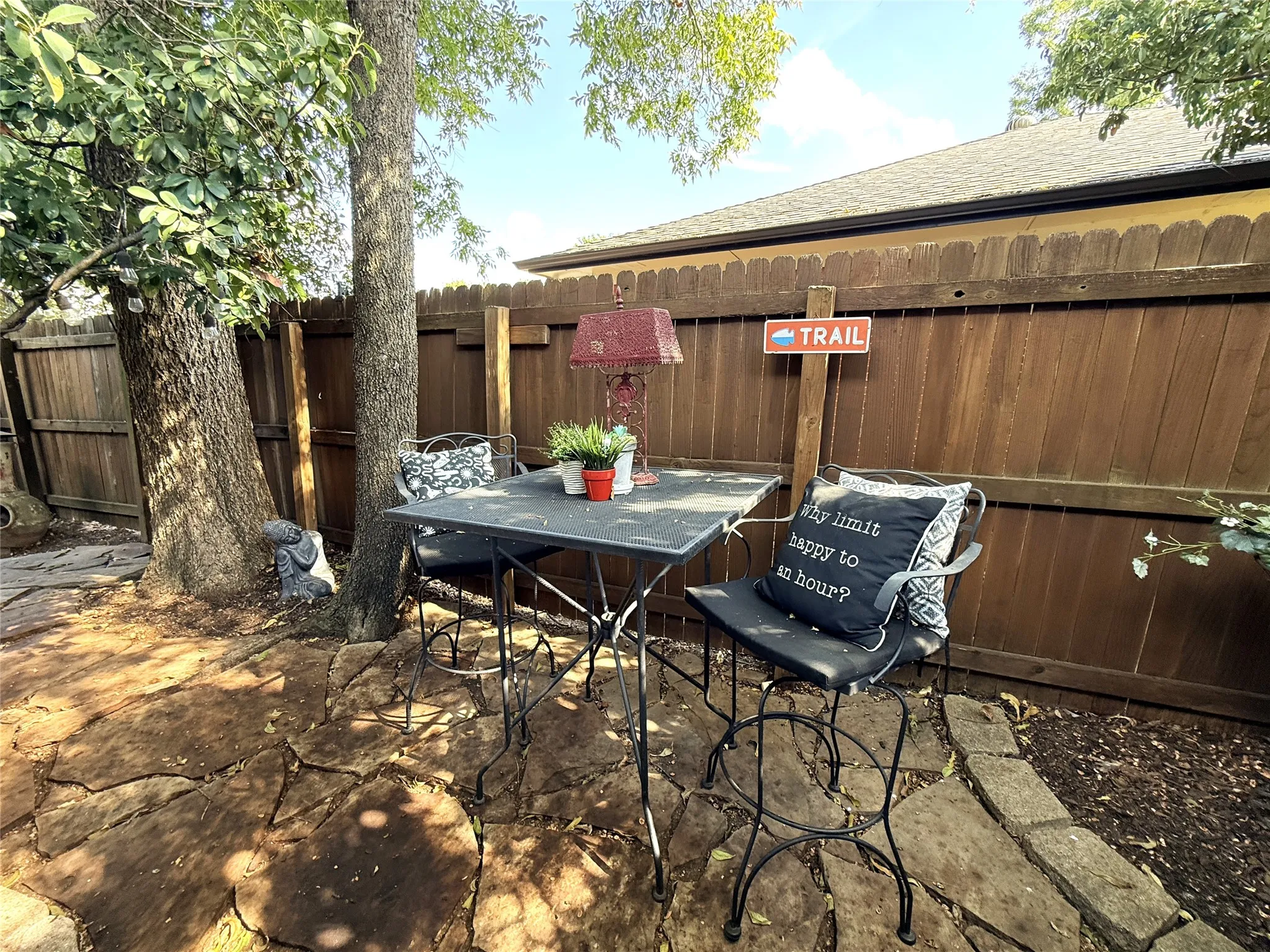 this little hidden gem for relaxing is right off the kitchen...take a break!