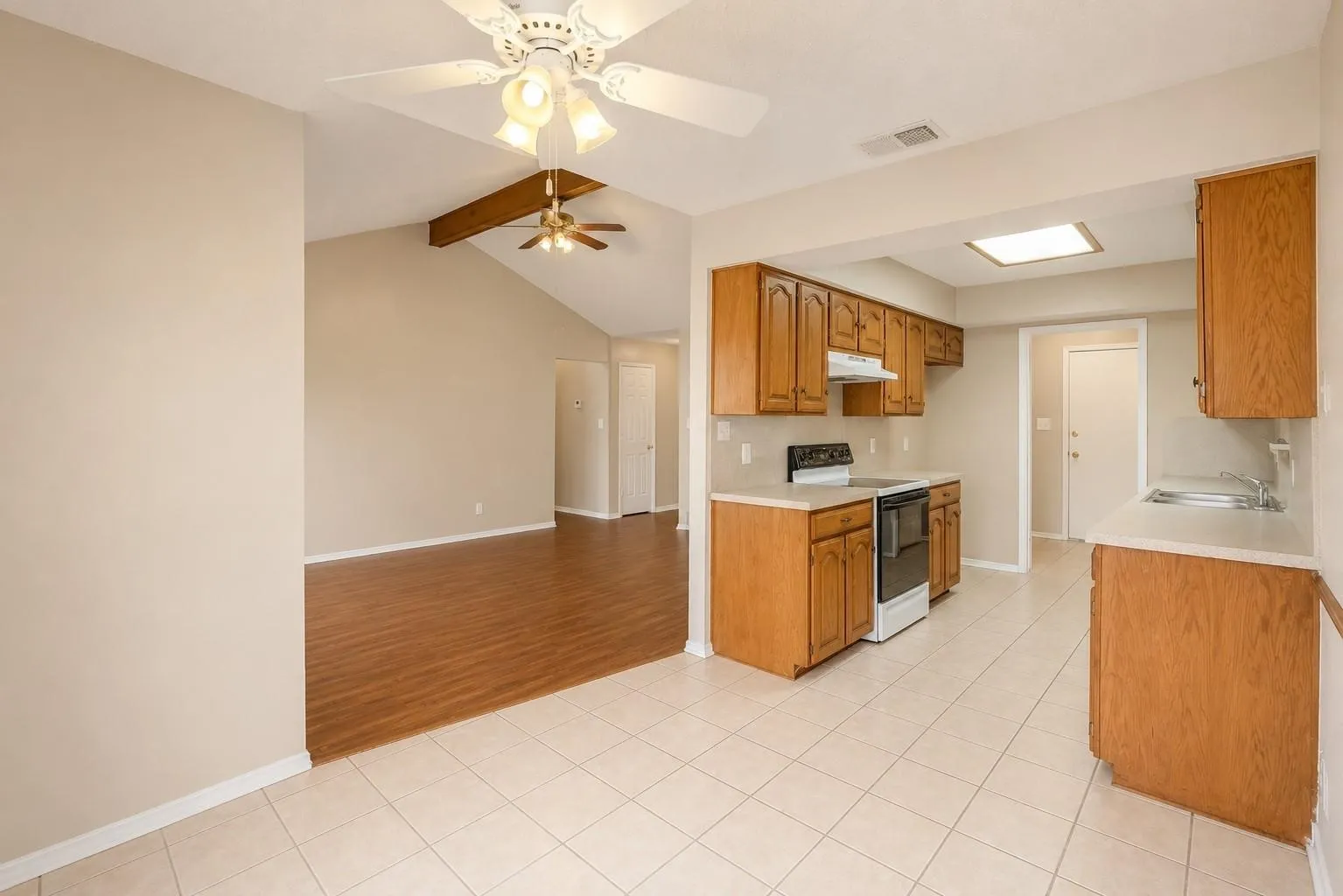 Single Family Residence For Rent in Tarrant County , 7724 Pebblebrook Drive, Watauga, Texas 76148, 4 Bedroom, 2 Bathroom, 2 Garage spaces, 1,460 Sqft, built in 1983, mls#21394908, Real Estate Agent in Watauga, Homes For Rent in Tarrant county, Homes For Rent in Watauga, Realtor in Watauga Texas, Real Estate Brokerage Independent Realty Texas, Luminita Cordes Realtor