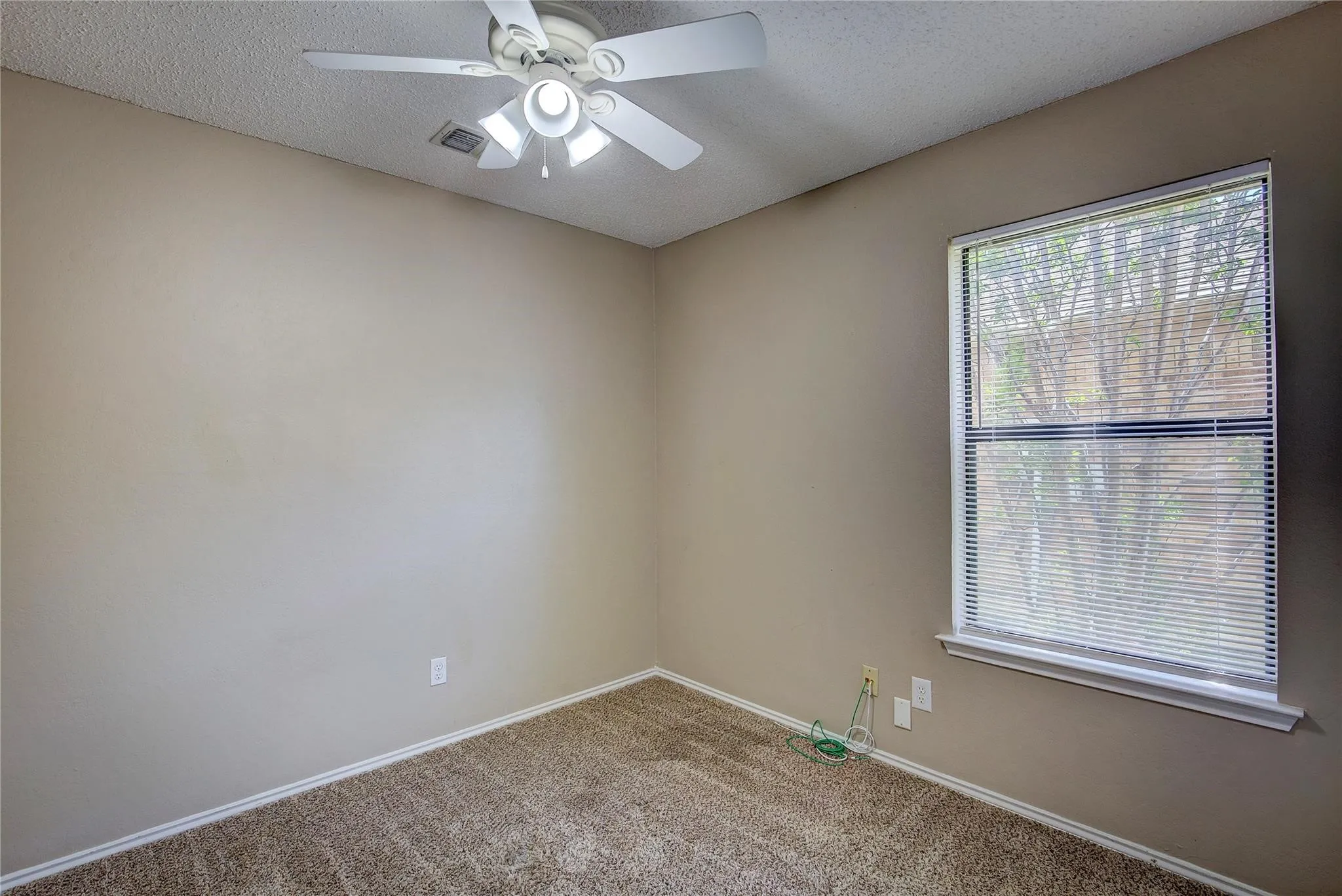 Single Family Residence For Rent in Tarrant County , 7724 Pebblebrook Drive, Watauga, Texas 76148, 4 Bedroom, 2 Bathroom, 2 Garage spaces, 1,460 Sqft, built in 1983, mls#21394908, Real Estate Agent in Watauga, Homes For Rent in Tarrant county, Homes For Rent in Watauga, Realtor in Watauga Texas, Real Estate Brokerage Independent Realty Texas, Luminita Cordes Realtor