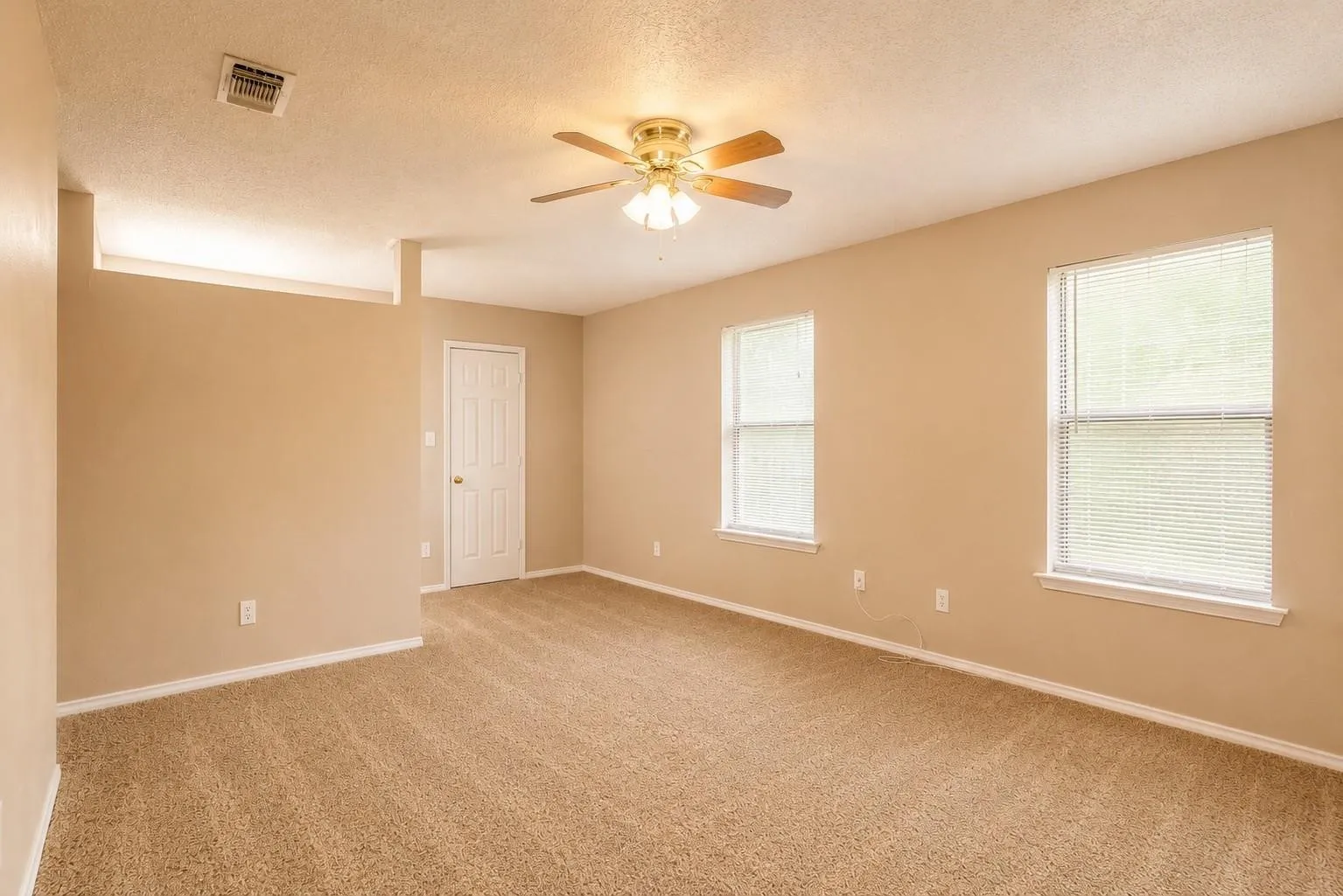 Single Family Residence For Rent in Tarrant County , 7724 Pebblebrook Drive, Watauga, Texas 76148, 4 Bedroom, 2 Bathroom, 2 Garage spaces, 1,460 Sqft, built in 1983, mls#21394908, Real Estate Agent in Watauga, Homes For Rent in Tarrant county, Homes For Rent in Watauga, Realtor in Watauga Texas, Real Estate Brokerage Independent Realty Texas, Luminita Cordes Realtor