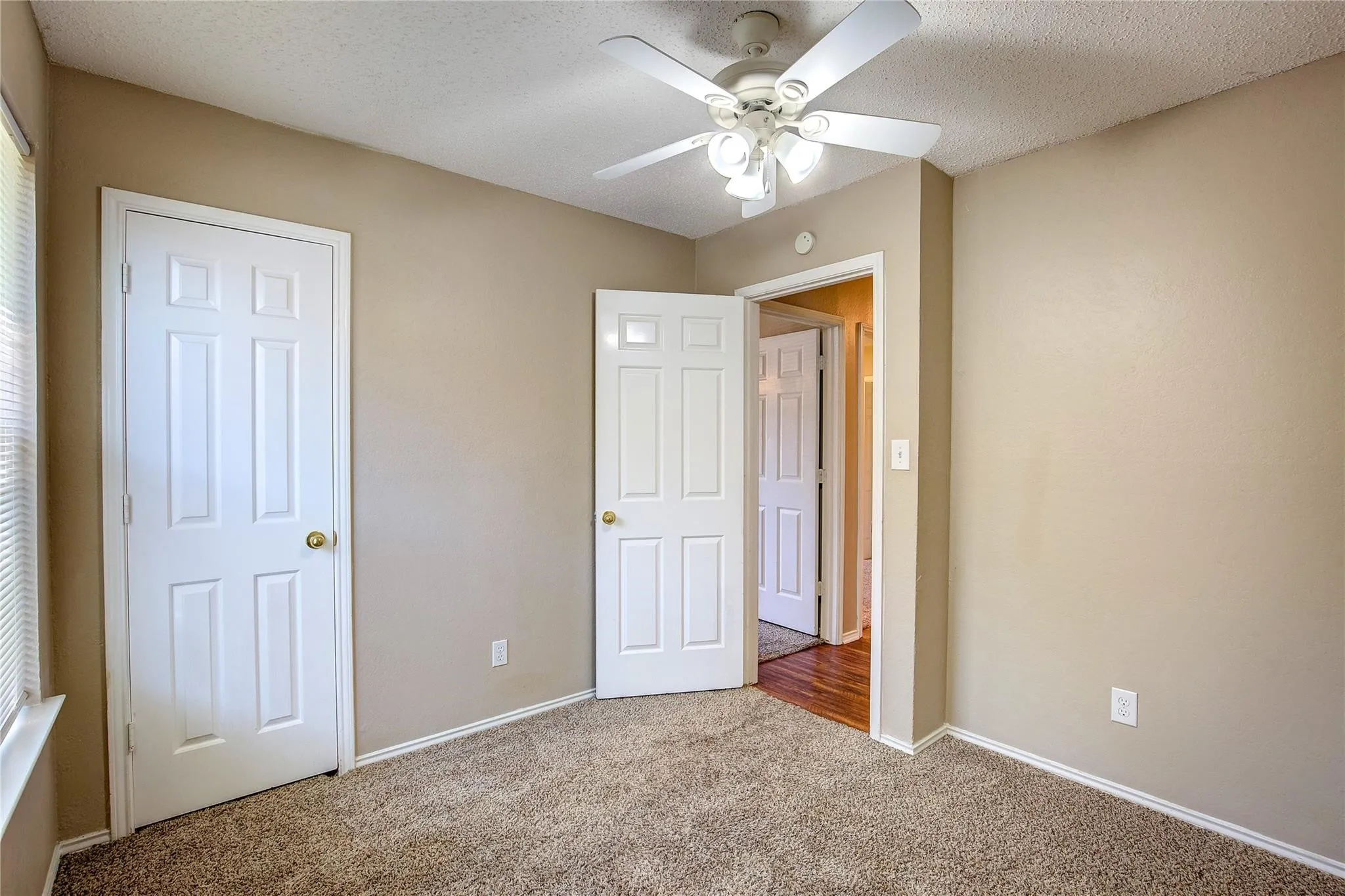 Single Family Residence For Rent in Tarrant County , 7724 Pebblebrook Drive, Watauga, Texas 76148, 4 Bedroom, 2 Bathroom, 2 Garage spaces, 1,460 Sqft, built in 1983, mls#21394908, Real Estate Agent in Watauga, Homes For Rent in Tarrant county, Homes For Rent in Watauga, Realtor in Watauga Texas, Real Estate Brokerage Independent Realty Texas, Luminita Cordes Realtor