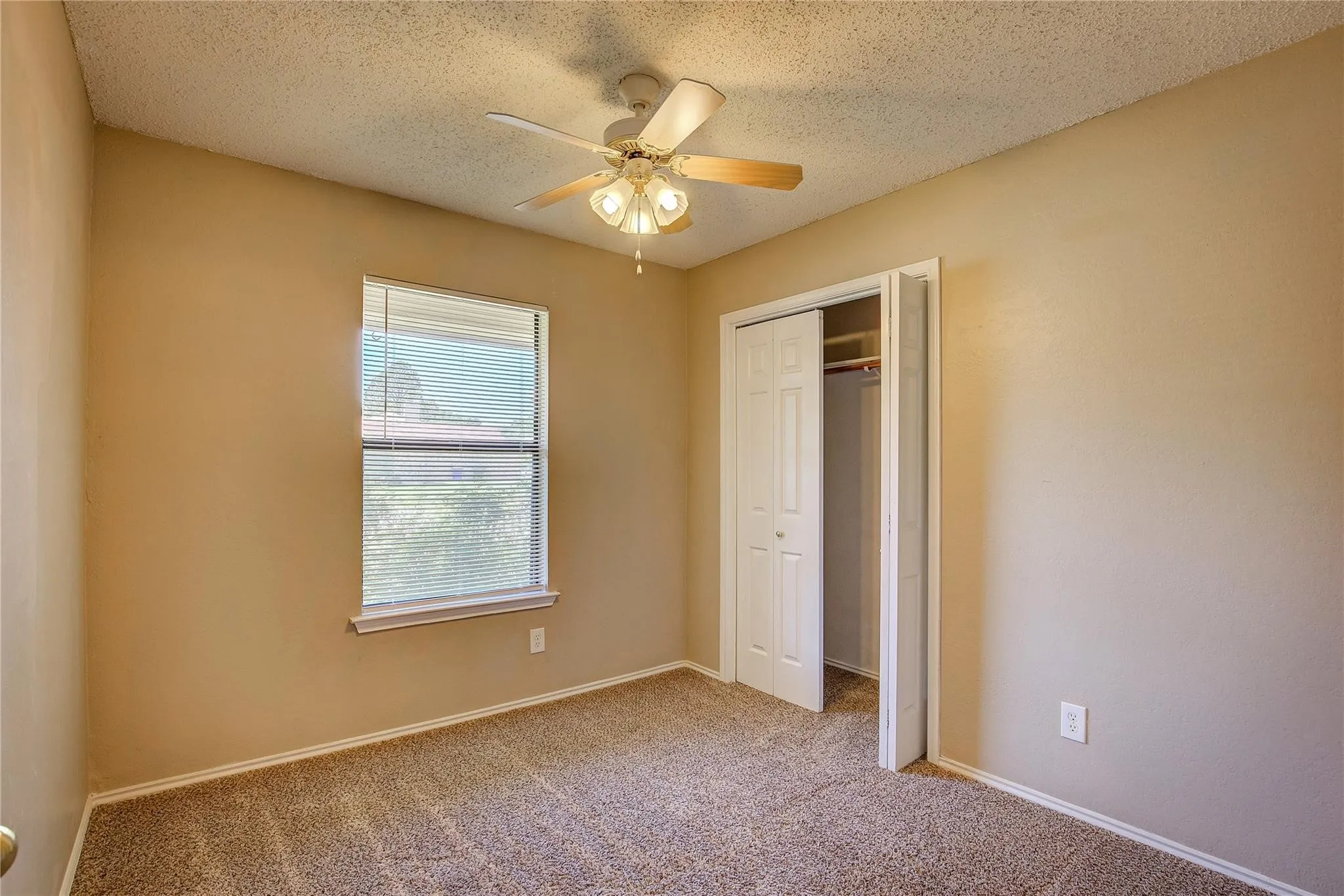 Single Family Residence For Rent in Tarrant County , 7724 Pebblebrook Drive, Watauga, Texas 76148, 4 Bedroom, 2 Bathroom, 2 Garage spaces, 1,460 Sqft, built in 1983, mls#21394908, Real Estate Agent in Watauga, Homes For Rent in Tarrant county, Homes For Rent in Watauga, Realtor in Watauga Texas, Real Estate Brokerage Independent Realty Texas, Luminita Cordes Realtor
