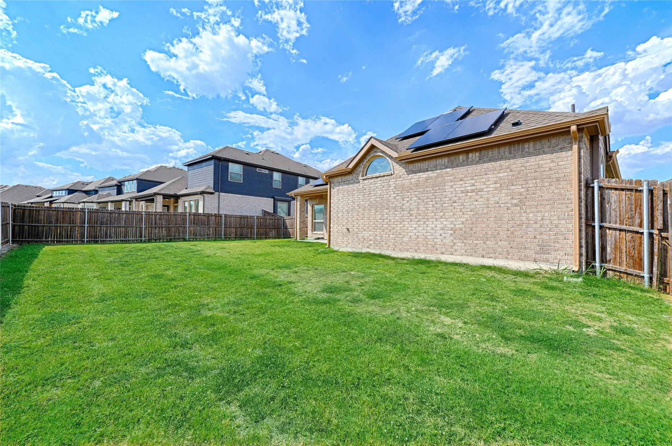 Single Family Residence For Sale in Dallas County , 1802 ranch view, Cedar Hill, Texas 75104, 4 Bedroom, 3 Bathroom, 2 Garage spaces, 2,429 Sqft, built in 2022, mls#21394964, Real Estate Agent in Cedar Hill, Homes For Sale in Dallas county, Homes For Sale in Cedar Hill, Realtor in Cedar Hill Texas, Real Estate Brokerage Independent Realty Texas, Luminita Cordes Realtor