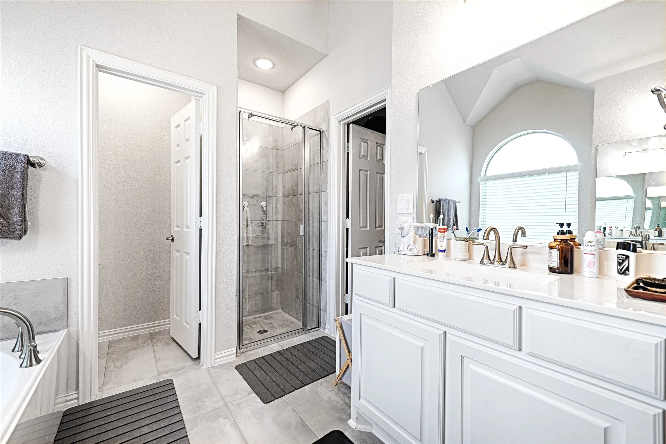 Single Family Residence For Sale in Dallas County , 1802 ranch view, Cedar Hill, Texas 75104, 4 Bedroom, 3 Bathroom, 2 Garage spaces, 2,429 Sqft, built in 2022, mls#21394964, Real Estate Agent in Cedar Hill, Homes For Sale in Dallas county, Homes For Sale in Cedar Hill, Realtor in Cedar Hill Texas, Real Estate Brokerage Independent Realty Texas, Luminita Cordes Realtor