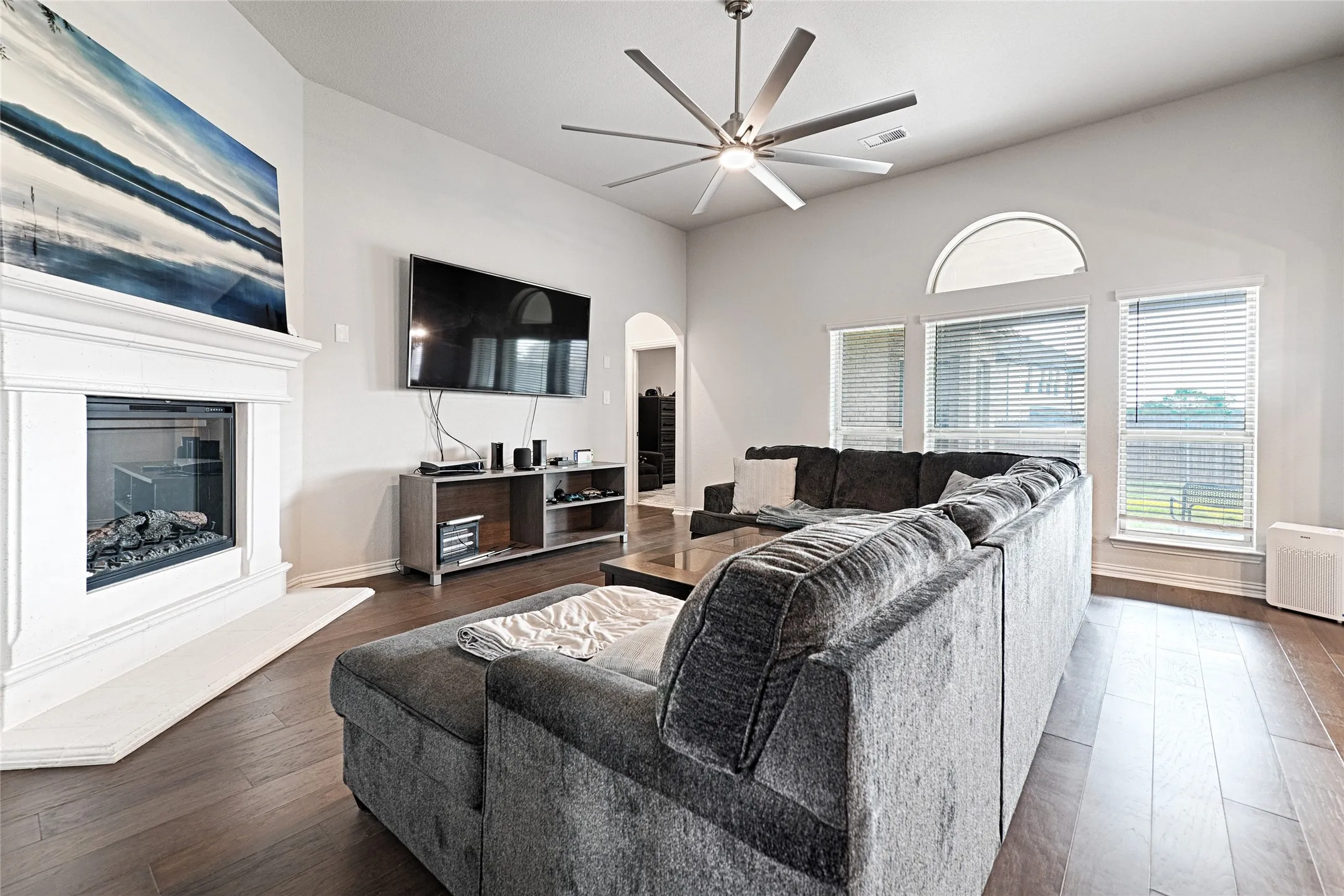 Single Family Residence For Sale in Dallas County , 1802 ranch view, Cedar Hill, Texas 75104, 4 Bedroom, 3 Bathroom, 2 Garage spaces, 2,429 Sqft, built in 2022, mls#21394964, Real Estate Agent in Cedar Hill, Homes For Sale in Dallas county, Homes For Sale in Cedar Hill, Realtor in Cedar Hill Texas, Real Estate Brokerage Independent Realty Texas, Luminita Cordes Realtor