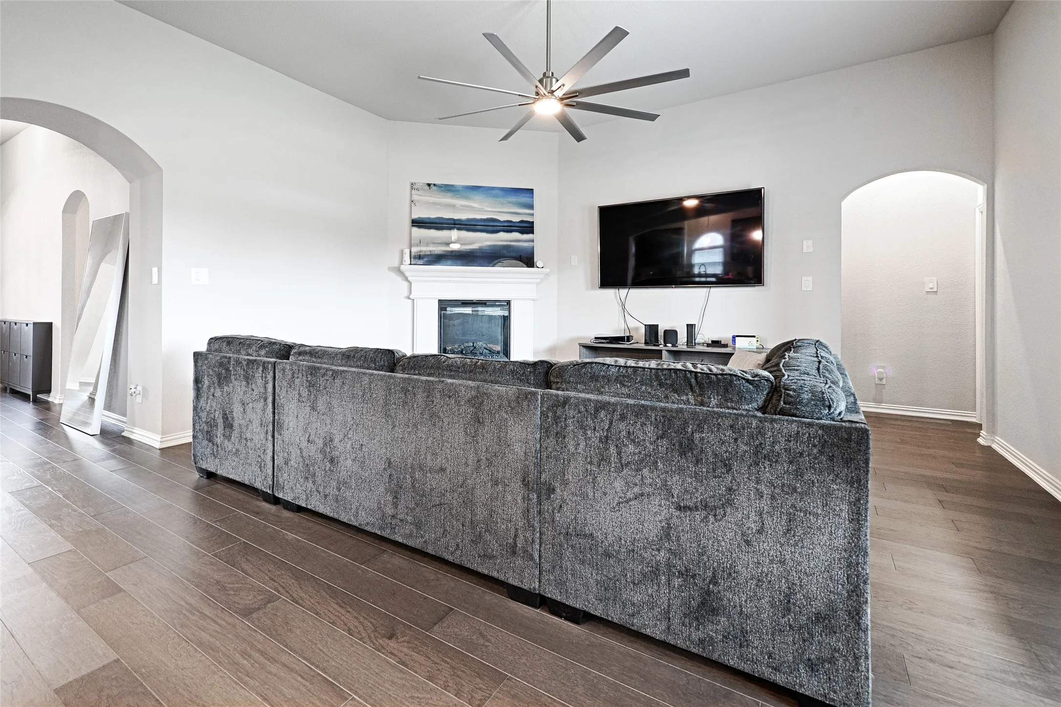 Single Family Residence For Sale in Dallas County , 1802 ranch view, Cedar Hill, Texas 75104, 4 Bedroom, 3 Bathroom, 2 Garage spaces, 2,429 Sqft, built in 2022, mls#21394964, Real Estate Agent in Cedar Hill, Homes For Sale in Dallas county, Homes For Sale in Cedar Hill, Realtor in Cedar Hill Texas, Real Estate Brokerage Independent Realty Texas, Luminita Cordes Realtor