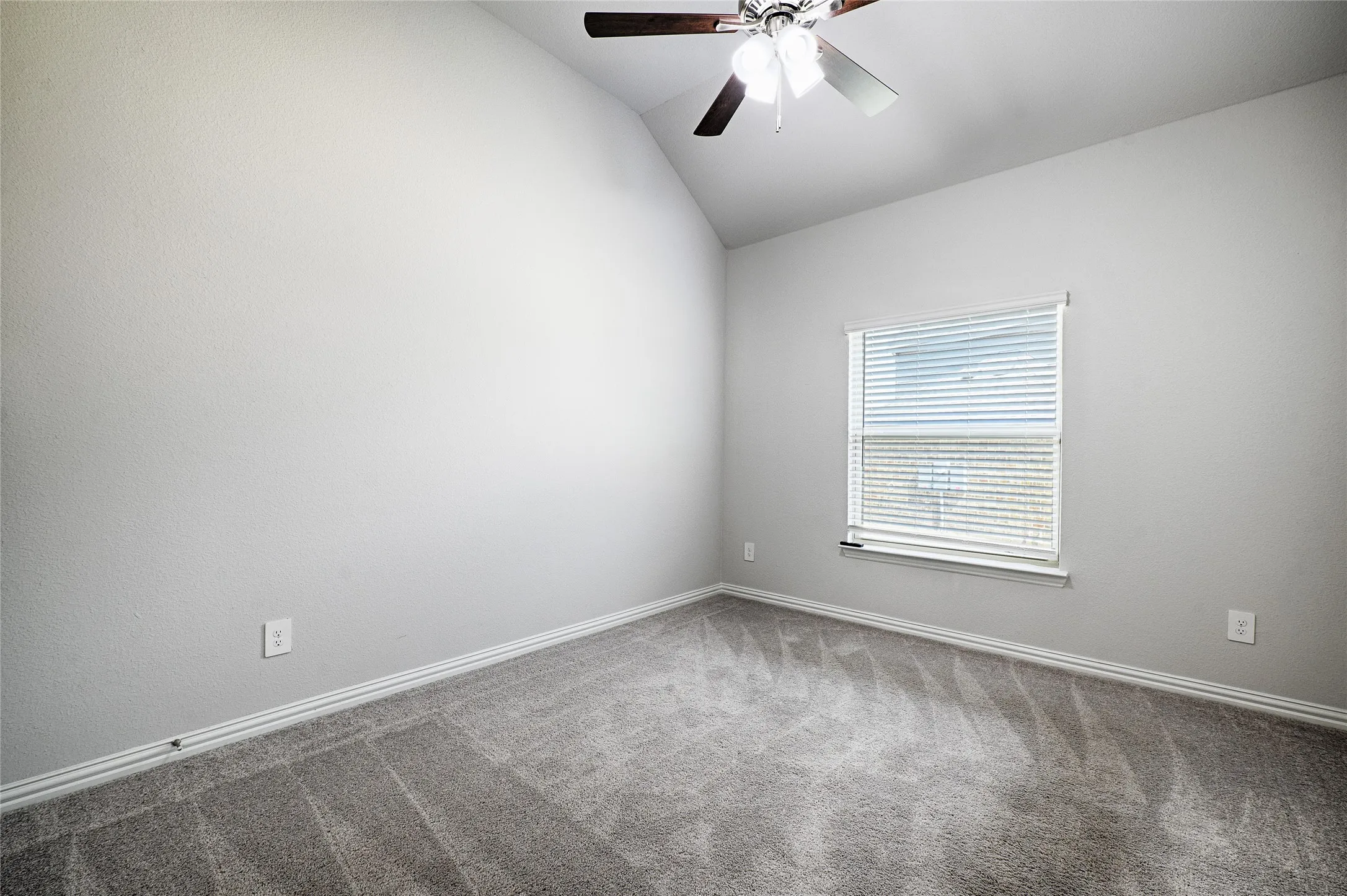 Single Family Residence For Sale in Dallas County , 1802 ranch view, Cedar Hill, Texas 75104, 4 Bedroom, 3 Bathroom, 2 Garage spaces, 2,429 Sqft, built in 2022, mls#21394964, Real Estate Agent in Cedar Hill, Homes For Sale in Dallas county, Homes For Sale in Cedar Hill, Realtor in Cedar Hill Texas, Real Estate Brokerage Independent Realty Texas, Luminita Cordes Realtor
