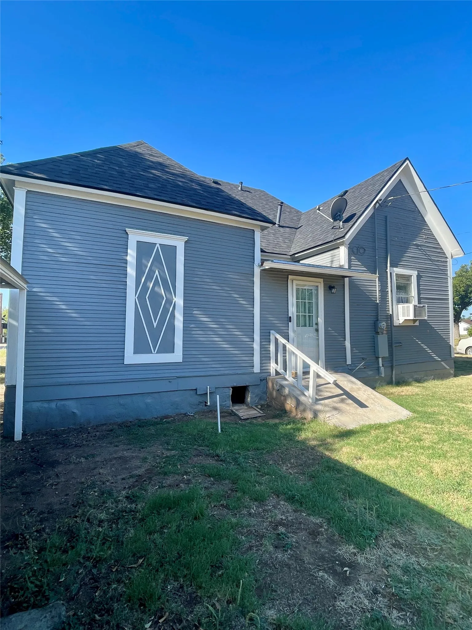 Single Family Residence For Sale in Runnels County , 508 N 10th Street, Ballinger, Texas 76821, 2 Bedroom, 1 Bathroom, Garage spaces, 1,169 Sqft, built in 1952, mls#21394969, Real Estate Agent in Ballinger, Homes For Sale in Runnels county, Homes For Sale in Ballinger, Realtor in Ballinger Texas, Real Estate Brokerage Independent Realty Texas, Luminita Cordes Realtor