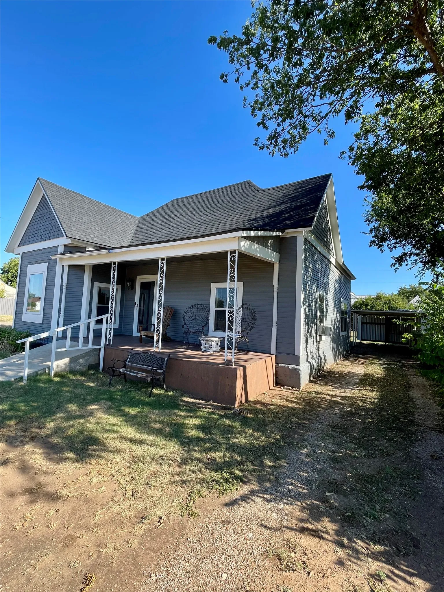 Single Family Residence For Sale in Runnels County , 508 N 10th Street, Ballinger, Texas 76821, 2 Bedroom, 1 Bathroom, Garage spaces, 1,169 Sqft, built in 1952, mls#21394969, Real Estate Agent in Ballinger, Homes For Sale in Runnels county, Homes For Sale in Ballinger, Realtor in Ballinger Texas, Real Estate Brokerage Independent Realty Texas, Luminita Cordes Realtor