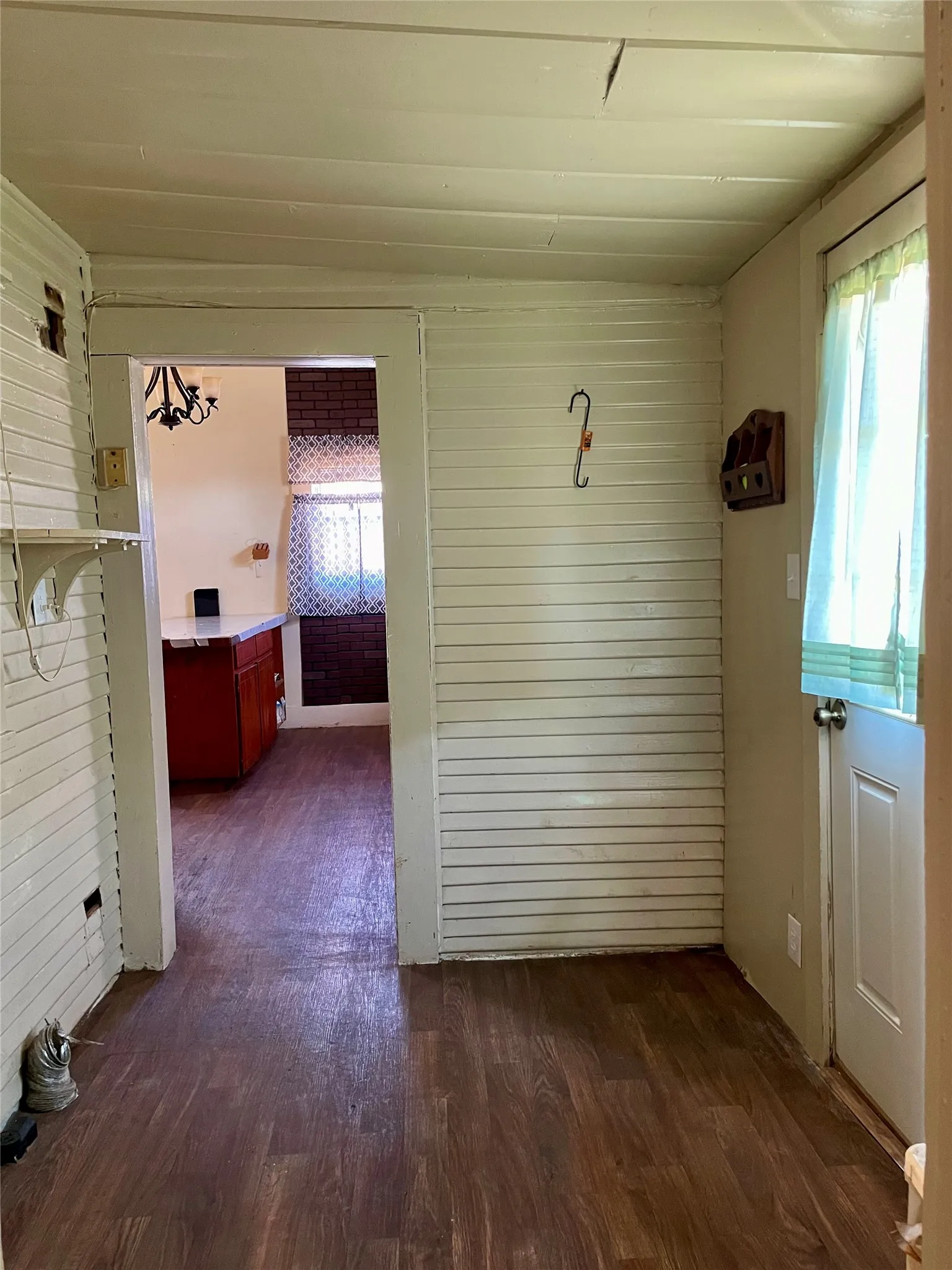 Single Family Residence For Sale in Runnels County , 508 N 10th Street, Ballinger, Texas 76821, 2 Bedroom, 1 Bathroom, Garage spaces, 1,169 Sqft, built in 1952, mls#21394969, Real Estate Agent in Ballinger, Homes For Sale in Runnels county, Homes For Sale in Ballinger, Realtor in Ballinger Texas, Real Estate Brokerage Independent Realty Texas, Luminita Cordes Realtor
