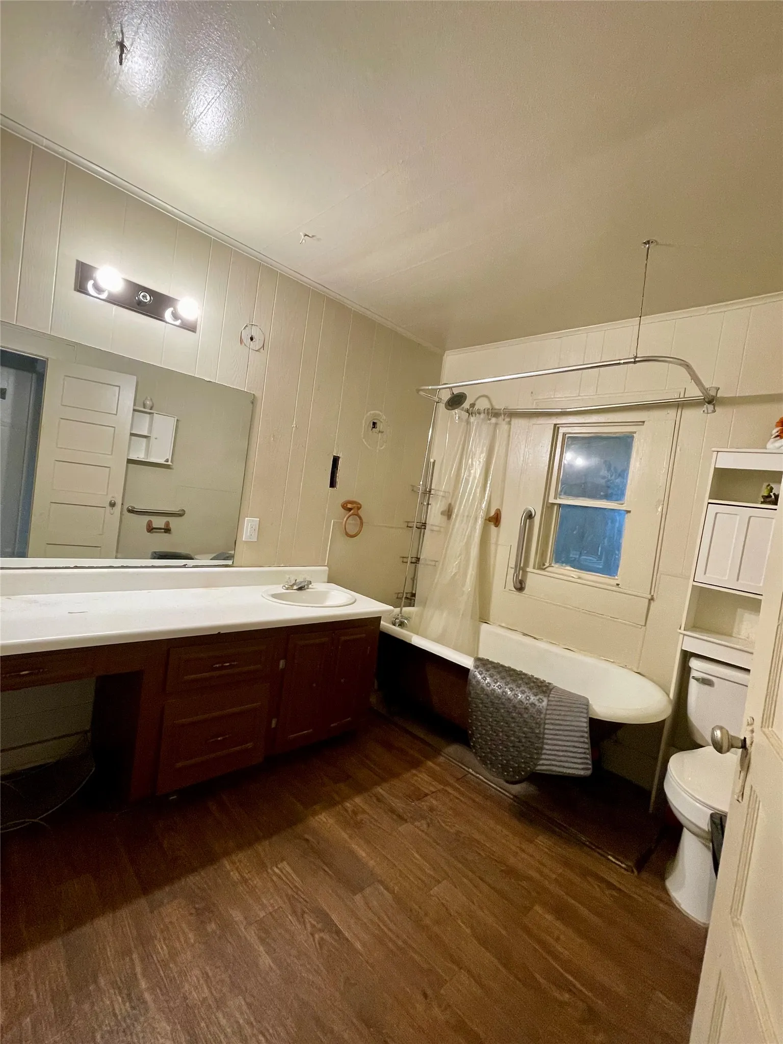 Single Family Residence For Sale in Runnels County , 508 N 10th Street, Ballinger, Texas 76821, 2 Bedroom, 1 Bathroom, Garage spaces, 1,169 Sqft, built in 1952, mls#21394969, Real Estate Agent in Ballinger, Homes For Sale in Runnels county, Homes For Sale in Ballinger, Realtor in Ballinger Texas, Real Estate Brokerage Independent Realty Texas, Luminita Cordes Realtor
