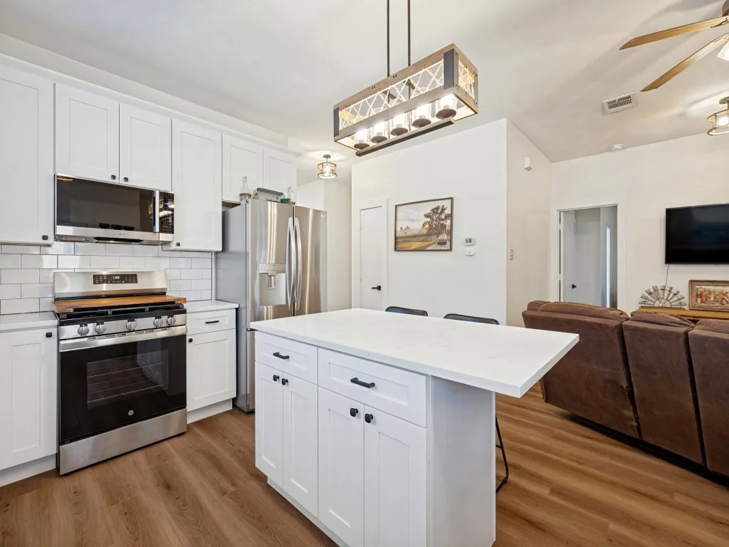 Single Family Residence For Sale in Collin County , 2809 Arabian Lane, Celina, Texas 75009, 4 Bedroom, 3 Bathroom, 2 Garage spaces, 1,924 Sqft, built in 2005, mls#21392484, Real Estate Agent in Celina, Homes For Sale in Collin county, Homes For Sale in Celina, Realtor in Celina Texas, Real Estate Brokerage Independent Realty Texas, Luminita Cordes Realtor