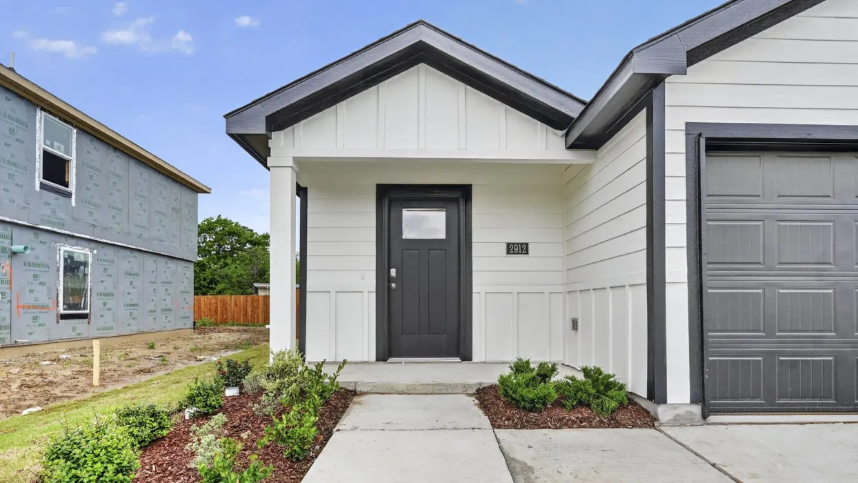 Single Family Residence For Sale in Grayson County , 2926 Carrington Hill Drive, Sherman, Texas 75092, 3 Bedroom, 2 Bathroom, 2 Garage spaces, 1,434 Sqft, built in 2026, mls#21394973, Real Estate Agent in Sherman, Homes For Sale in Grayson county, Homes For Sale in Sherman, Realtor in Sherman Texas, Real Estate Brokerage Independent Realty Texas, Luminita Cordes Realtor