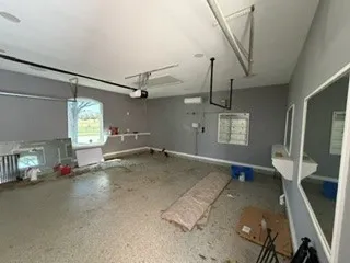 Air conditioned garage