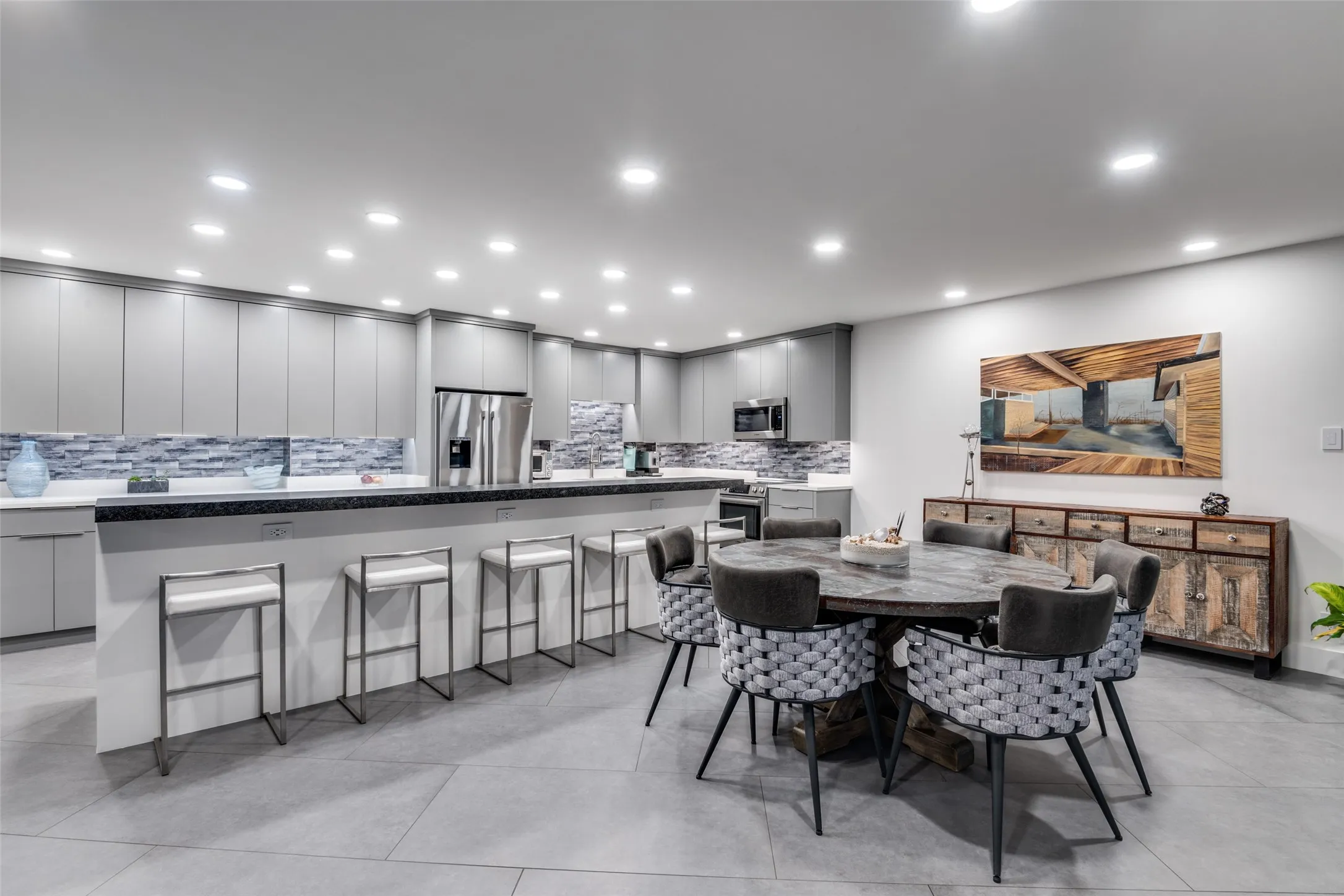 Condominium For Sale in Dallas County , 6211 W Northwest Highway 601, Dallas, Texas 75225, 2 Bedroom, 3 Bathroom, 2 Garage spaces, 1,673 Sqft, built in 1966, mls#21393147, Real Estate Agent in Dallas, Homes For Sale in Dallas county, Homes For Sale in Dallas, Realtor in Dallas Texas, Real Estate Brokerage Independent Realty Texas, Luminita Cordes Realtor