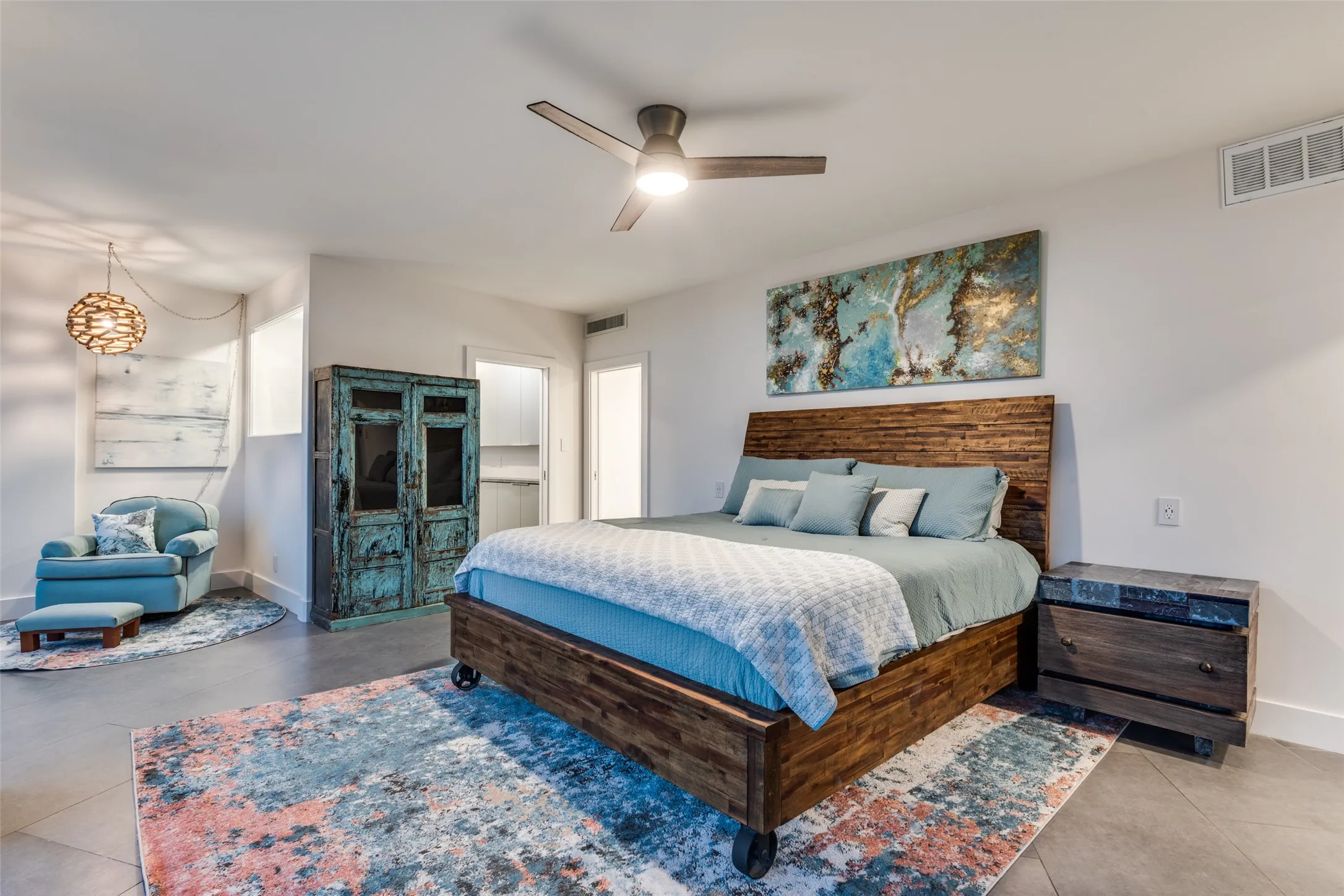 Condominium For Sale in Dallas County , 6211 W Northwest Highway 601, Dallas, Texas 75225, 2 Bedroom, 3 Bathroom, 2 Garage spaces, 1,673 Sqft, built in 1966, mls#21393147, Real Estate Agent in Dallas, Homes For Sale in Dallas county, Homes For Sale in Dallas, Realtor in Dallas Texas, Real Estate Brokerage Independent Realty Texas, Luminita Cordes Realtor