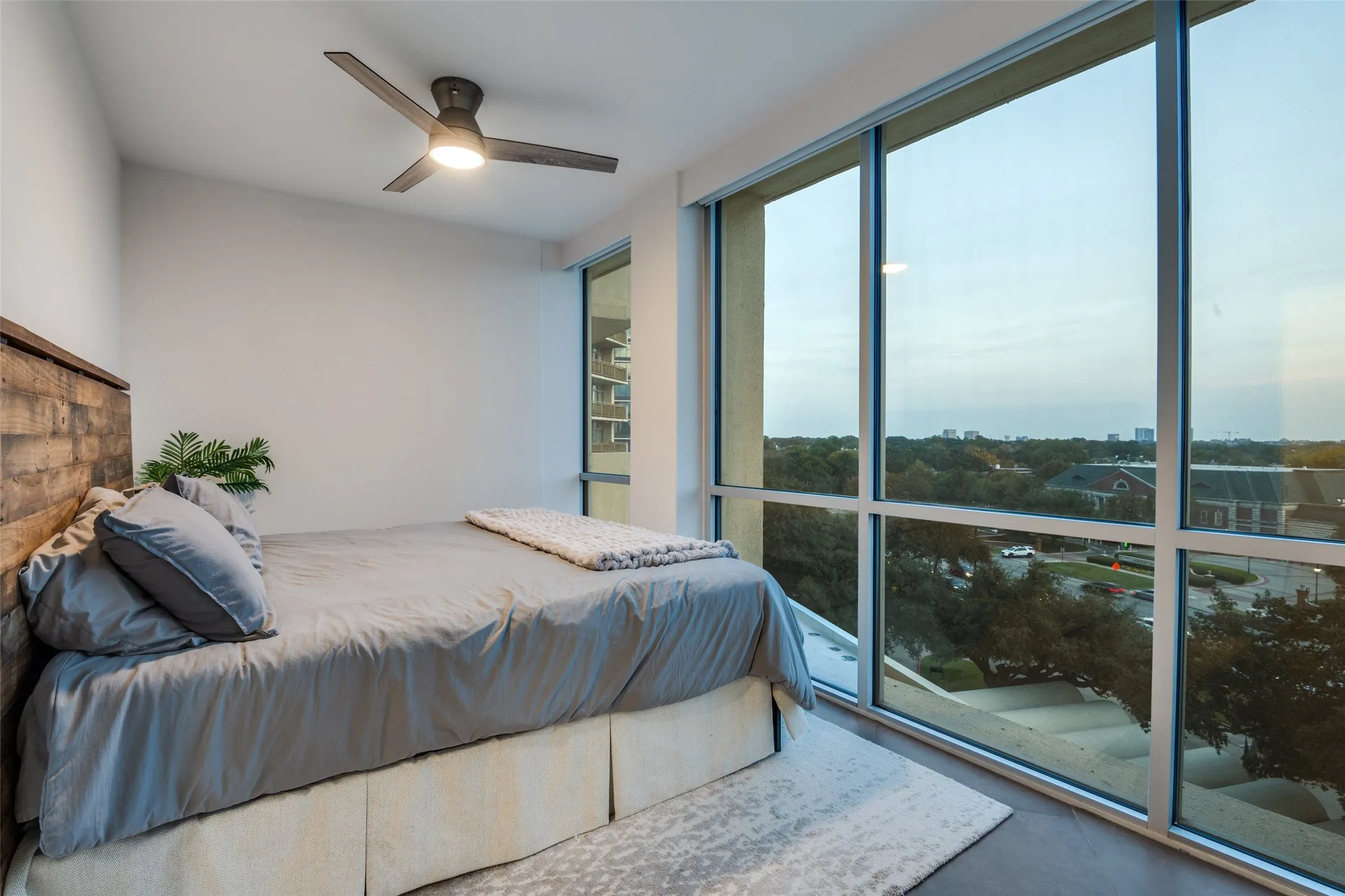 Condominium For Sale in Dallas County , 6211 W Northwest Highway 601, Dallas, Texas 75225, 2 Bedroom, 3 Bathroom, 2 Garage spaces, 1,673 Sqft, built in 1966, mls#21393147, Real Estate Agent in Dallas, Homes For Sale in Dallas county, Homes For Sale in Dallas, Realtor in Dallas Texas, Real Estate Brokerage Independent Realty Texas, Luminita Cordes Realtor