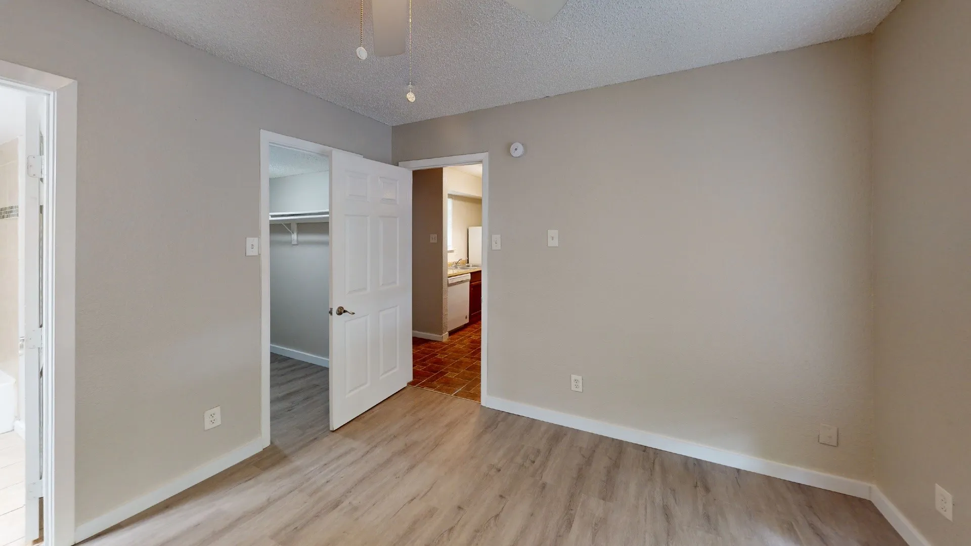 Condominium For Sale in Dallas County , 8110 Skillman Street 1016, Dallas, Texas 75231, 1 Bedroom, 1 Bathroom, Garage spaces, 478 Sqft, built in 1980, mls#21394931, Real Estate Agent in Dallas, Homes For Sale in Dallas county, Homes For Sale in Dallas, Realtor in Dallas Texas, Real Estate Brokerage Independent Realty Texas, Luminita Cordes Realtor