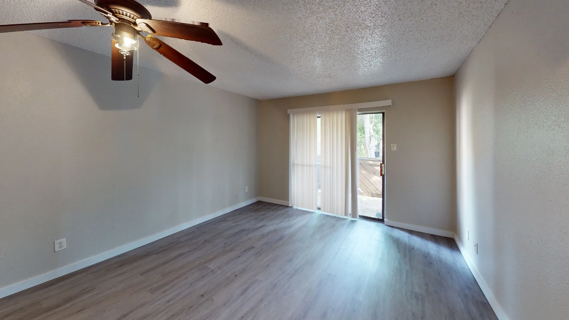 Condominium For Sale in Dallas County , 8110 Skillman Street 1016, Dallas, Texas 75231, 1 Bedroom, 1 Bathroom, Garage spaces, 478 Sqft, built in 1980, mls#21394931, Real Estate Agent in Dallas, Homes For Sale in Dallas county, Homes For Sale in Dallas, Realtor in Dallas Texas, Real Estate Brokerage Independent Realty Texas, Luminita Cordes Realtor