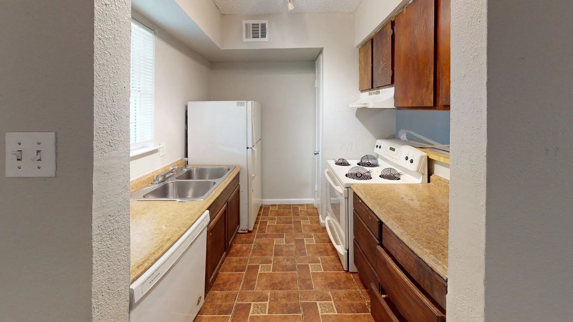 Condominium For Sale in Dallas County , 8110 Skillman Street 1016, Dallas, Texas 75231, 1 Bedroom, 1 Bathroom, Garage spaces, 478 Sqft, built in 1980, mls#21394931, Real Estate Agent in Dallas, Homes For Sale in Dallas county, Homes For Sale in Dallas, Realtor in Dallas Texas, Real Estate Brokerage Independent Realty Texas, Luminita Cordes Realtor