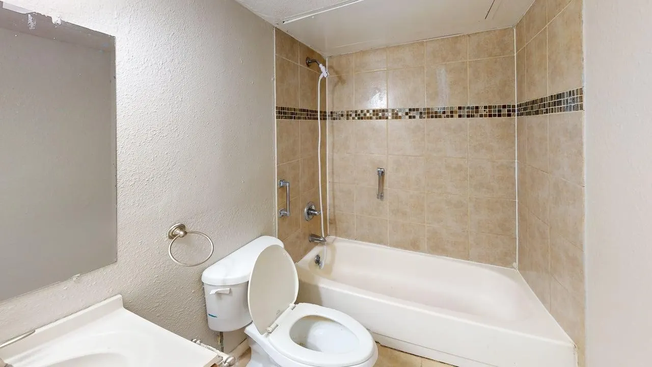 Condominium For Sale in Dallas County , 8110 Skillman Street 1016, Dallas, Texas 75231, 1 Bedroom, 1 Bathroom, Garage spaces, 478 Sqft, built in 1980, mls#21394931, Real Estate Agent in Dallas, Homes For Sale in Dallas county, Homes For Sale in Dallas, Realtor in Dallas Texas, Real Estate Brokerage Independent Realty Texas, Luminita Cordes Realtor