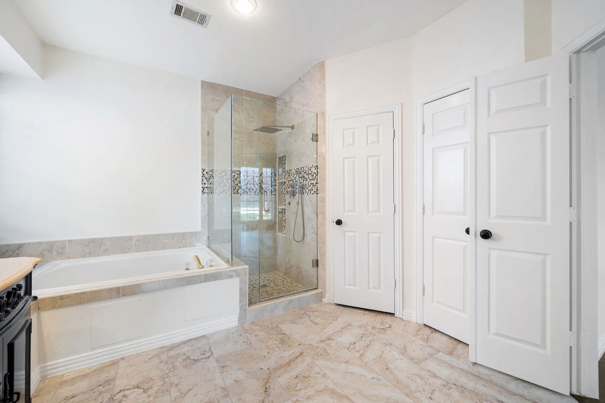 Single Family Residence For Sale in Collin County , 7720 Alderwood Place, Plano, Texas 75025, 4 Bedroom, 4 Bathroom, 2 Garage spaces, 3,086 Sqft, built in 1991, mls#21394167, Real Estate Agent in Plano, Homes For Sale in Collin county, Homes For Sale in Plano, Realtor in Plano Texas, Real Estate Brokerage Independent Realty Texas, Luminita Cordes Realtor