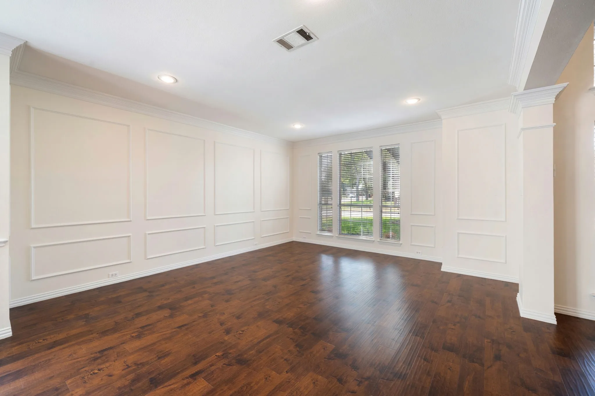 Single Family Residence For Sale in Collin County , 7720 Alderwood Place, Plano, Texas 75025, 4 Bedroom, 4 Bathroom, 2 Garage spaces, 3,086 Sqft, built in 1991, mls#21394167, Real Estate Agent in Plano, Homes For Sale in Collin county, Homes For Sale in Plano, Realtor in Plano Texas, Real Estate Brokerage Independent Realty Texas, Luminita Cordes Realtor