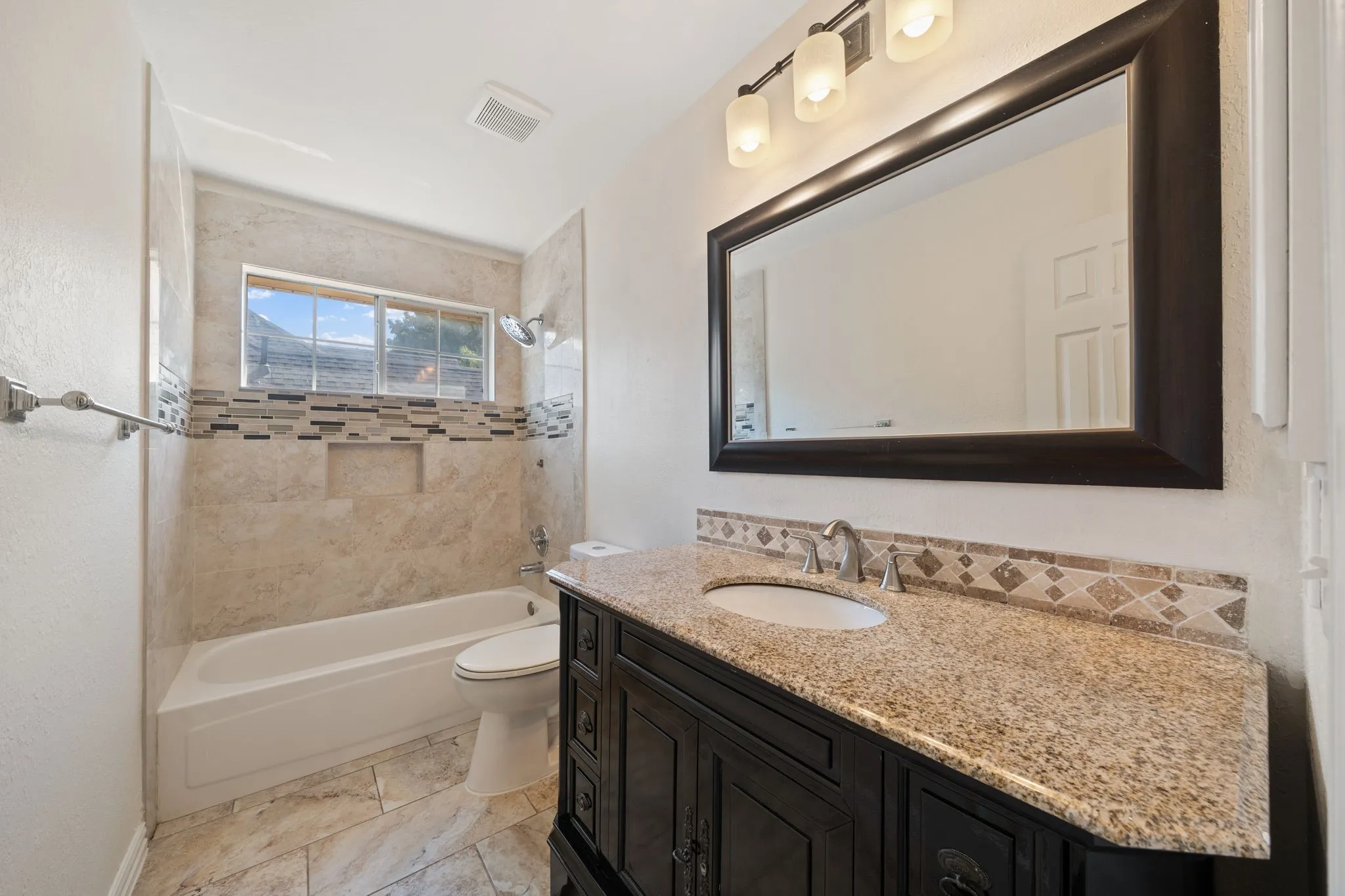 Single Family Residence For Sale in Collin County , 7720 Alderwood Place, Plano, Texas 75025, 4 Bedroom, 4 Bathroom, 2 Garage spaces, 3,086 Sqft, built in 1991, mls#21394167, Real Estate Agent in Plano, Homes For Sale in Collin county, Homes For Sale in Plano, Realtor in Plano Texas, Real Estate Brokerage Independent Realty Texas, Luminita Cordes Realtor