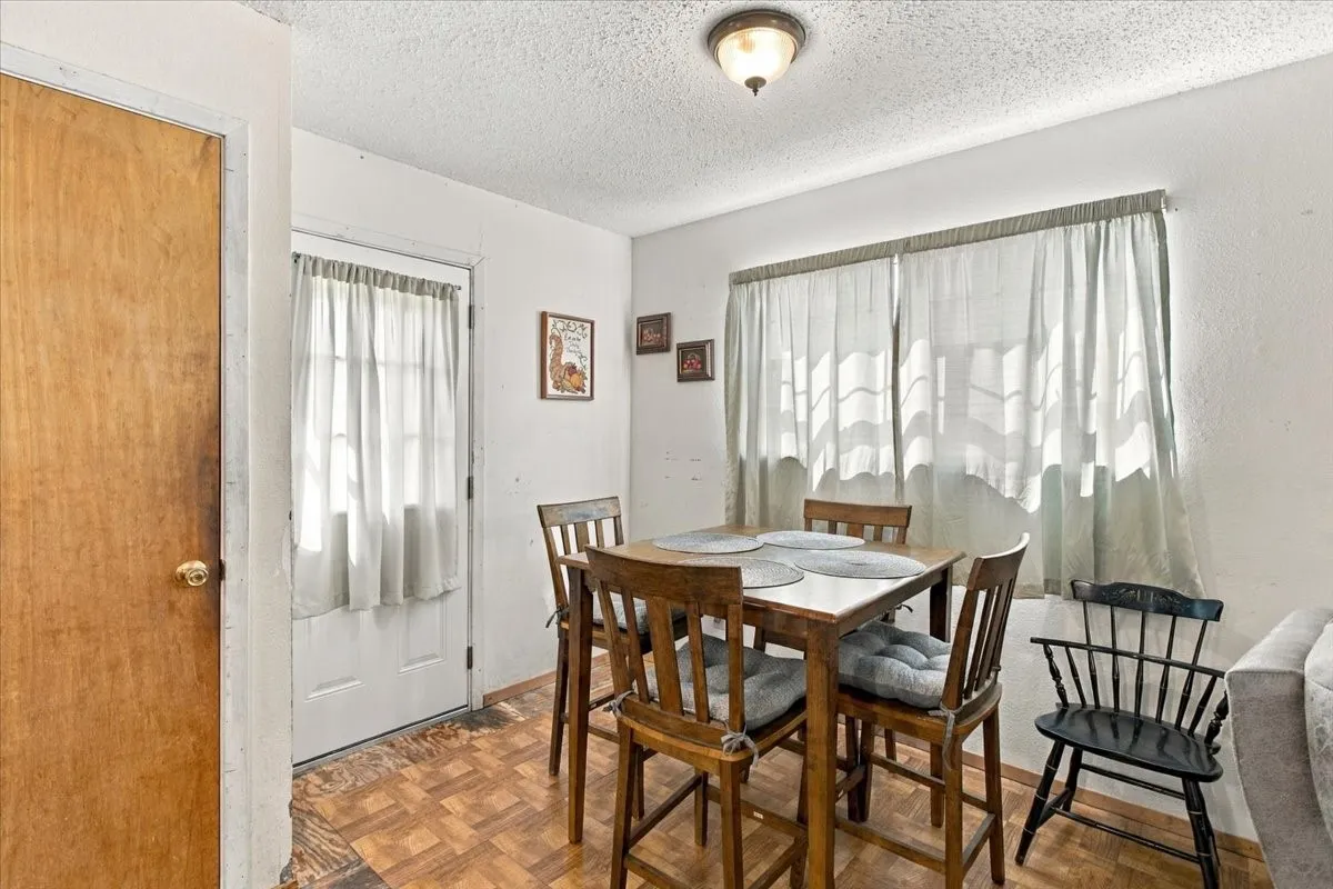 Breakfast nook