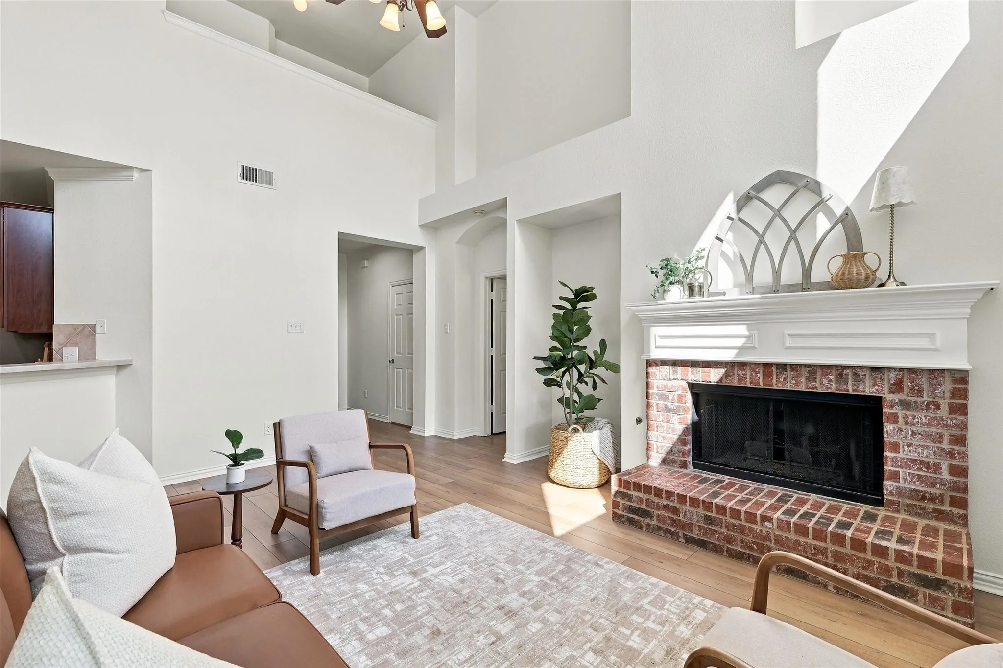 Single Family Residence For Sale in Denton County , 3532 Westminister Trail, Flower Mound, Texas 75022, 4 Bedroom, 3 Bathroom, 2 Garage spaces, 2,417 Sqft, built in 2002, mls#21392755, Real Estate Agent in Flower Mound, Homes For Sale in Denton county, Homes For Sale in Flower Mound, Realtor in Flower Mound Texas, Real Estate Brokerage Independent Realty Texas, Luminita Cordes Realtor