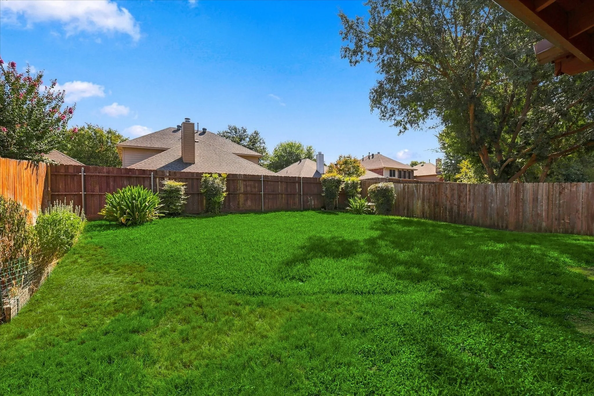 Single Family Residence For Sale in Denton County , 3532 Westminister Trail, Flower Mound, Texas 75022, 4 Bedroom, 3 Bathroom, 2 Garage spaces, 2,417 Sqft, built in 2002, mls#21392755, Real Estate Agent in Flower Mound, Homes For Sale in Denton county, Homes For Sale in Flower Mound, Realtor in Flower Mound Texas, Real Estate Brokerage Independent Realty Texas, Luminita Cordes Realtor