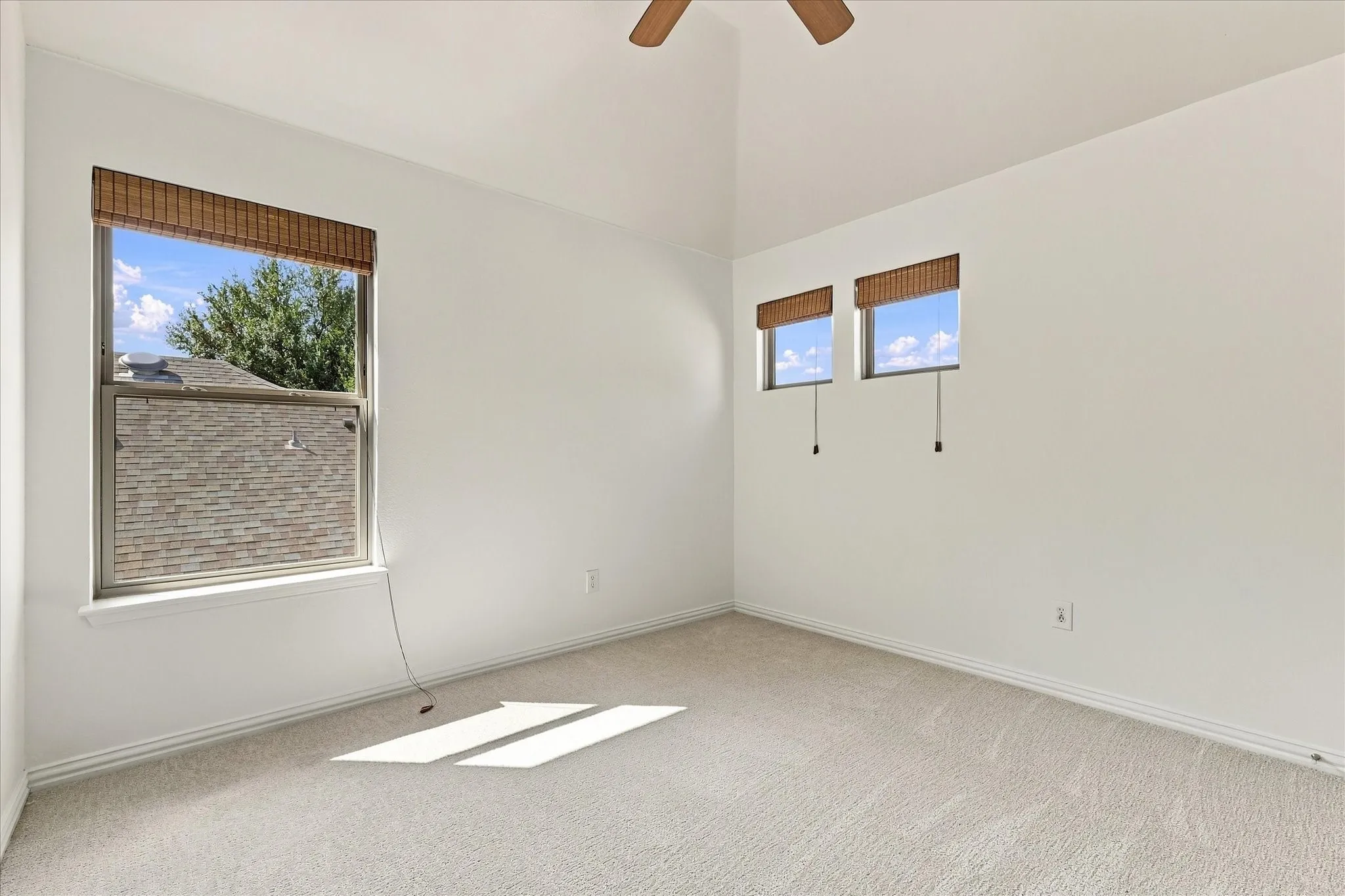 Single Family Residence For Sale in Denton County , 3532 Westminister Trail, Flower Mound, Texas 75022, 4 Bedroom, 3 Bathroom, 2 Garage spaces, 2,417 Sqft, built in 2002, mls#21392755, Real Estate Agent in Flower Mound, Homes For Sale in Denton county, Homes For Sale in Flower Mound, Realtor in Flower Mound Texas, Real Estate Brokerage Independent Realty Texas, Luminita Cordes Realtor