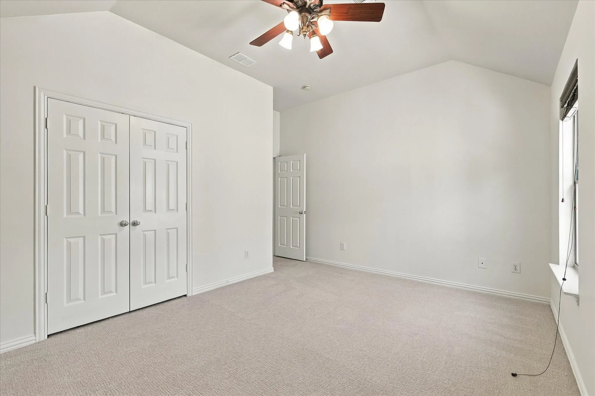 Single Family Residence For Sale in Denton County , 3532 Westminister Trail, Flower Mound, Texas 75022, 4 Bedroom, 3 Bathroom, 2 Garage spaces, 2,417 Sqft, built in 2002, mls#21392755, Real Estate Agent in Flower Mound, Homes For Sale in Denton county, Homes For Sale in Flower Mound, Realtor in Flower Mound Texas, Real Estate Brokerage Independent Realty Texas, Luminita Cordes Realtor