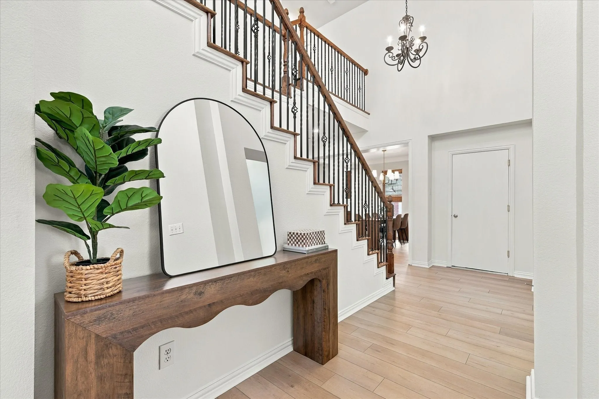 Single Family Residence For Sale in Denton County , 3532 Westminister Trail, Flower Mound, Texas 75022, 4 Bedroom, 3 Bathroom, 2 Garage spaces, 2,417 Sqft, built in 2002, mls#21392755, Real Estate Agent in Flower Mound, Homes For Sale in Denton county, Homes For Sale in Flower Mound, Realtor in Flower Mound Texas, Real Estate Brokerage Independent Realty Texas, Luminita Cordes Realtor
