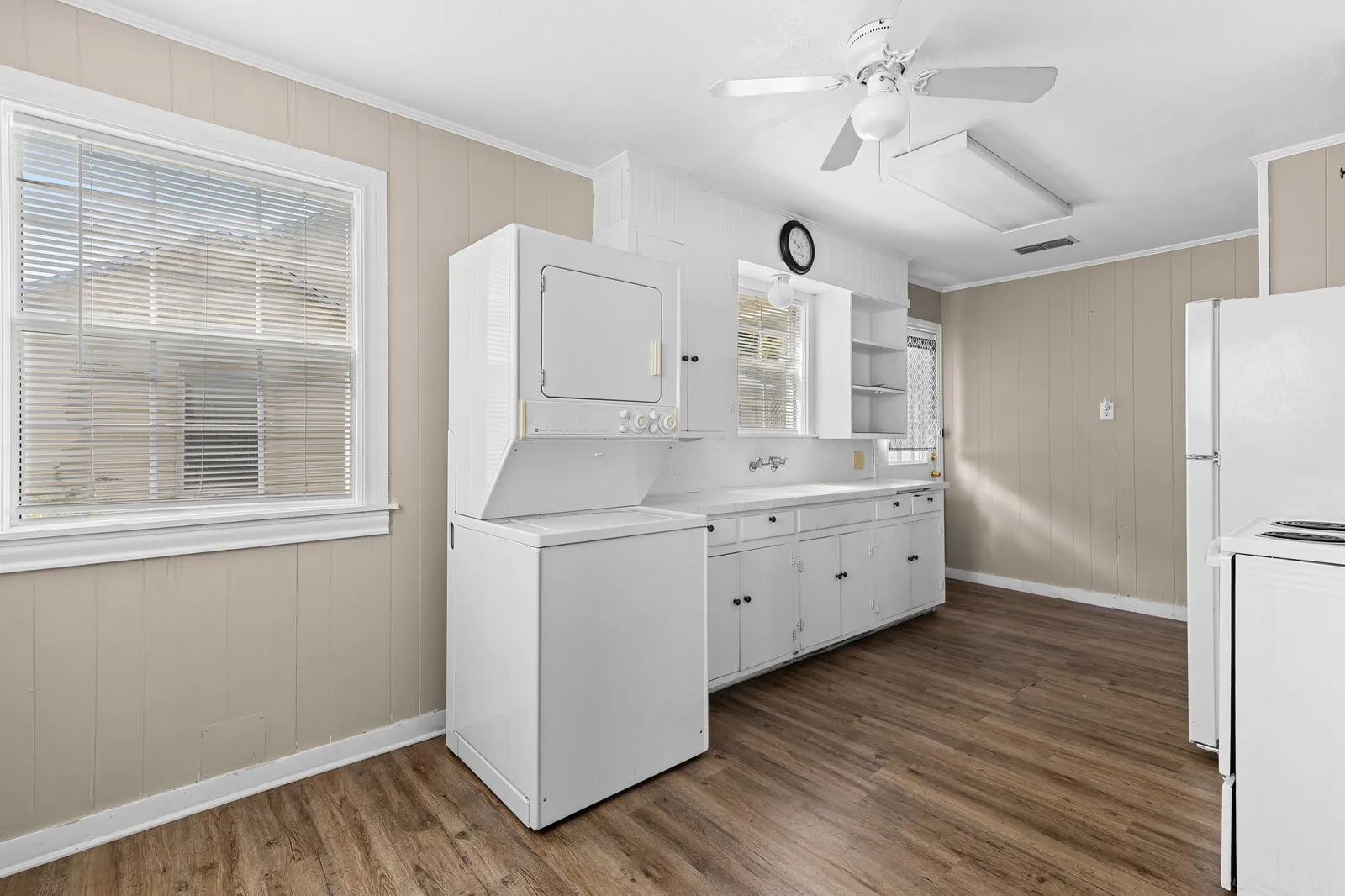 Single Family Residence For Sale in Mc Lennan County , 1212 Lewis Street, Waco, Texas 76705, 2 Bedroom, 1 Bathroom, Garage spaces, 1,092 Sqft, built in 1942, mls#21393377, Real Estate Agent in Waco, Homes For Sale in Mc Lennan county, Homes For Sale in Waco, Realtor in Waco Texas, Real Estate Brokerage Independent Realty Texas, Luminita Cordes Realtor
